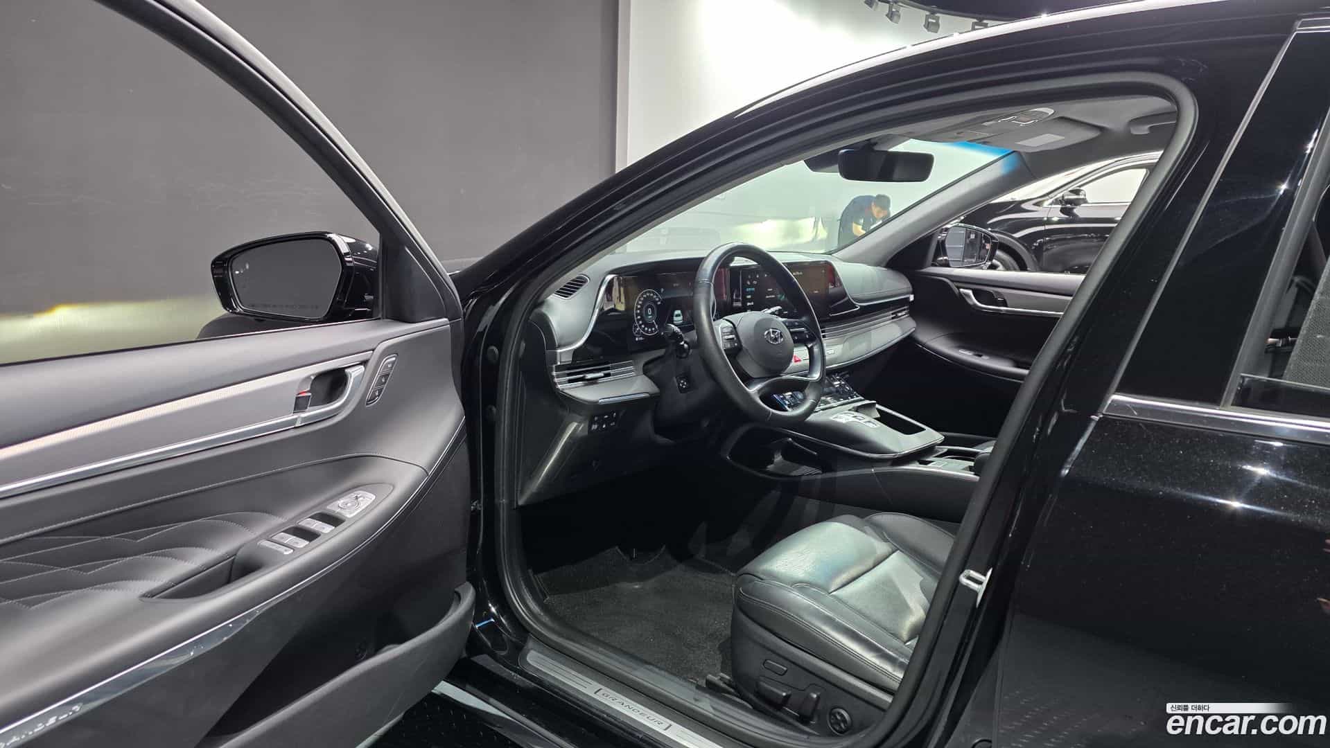 Grandeur Hyundai 2021.2-INNER-010