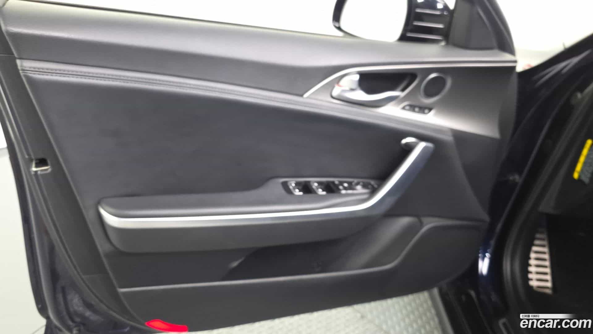 Stinger Kia 2018.3-INNER-034