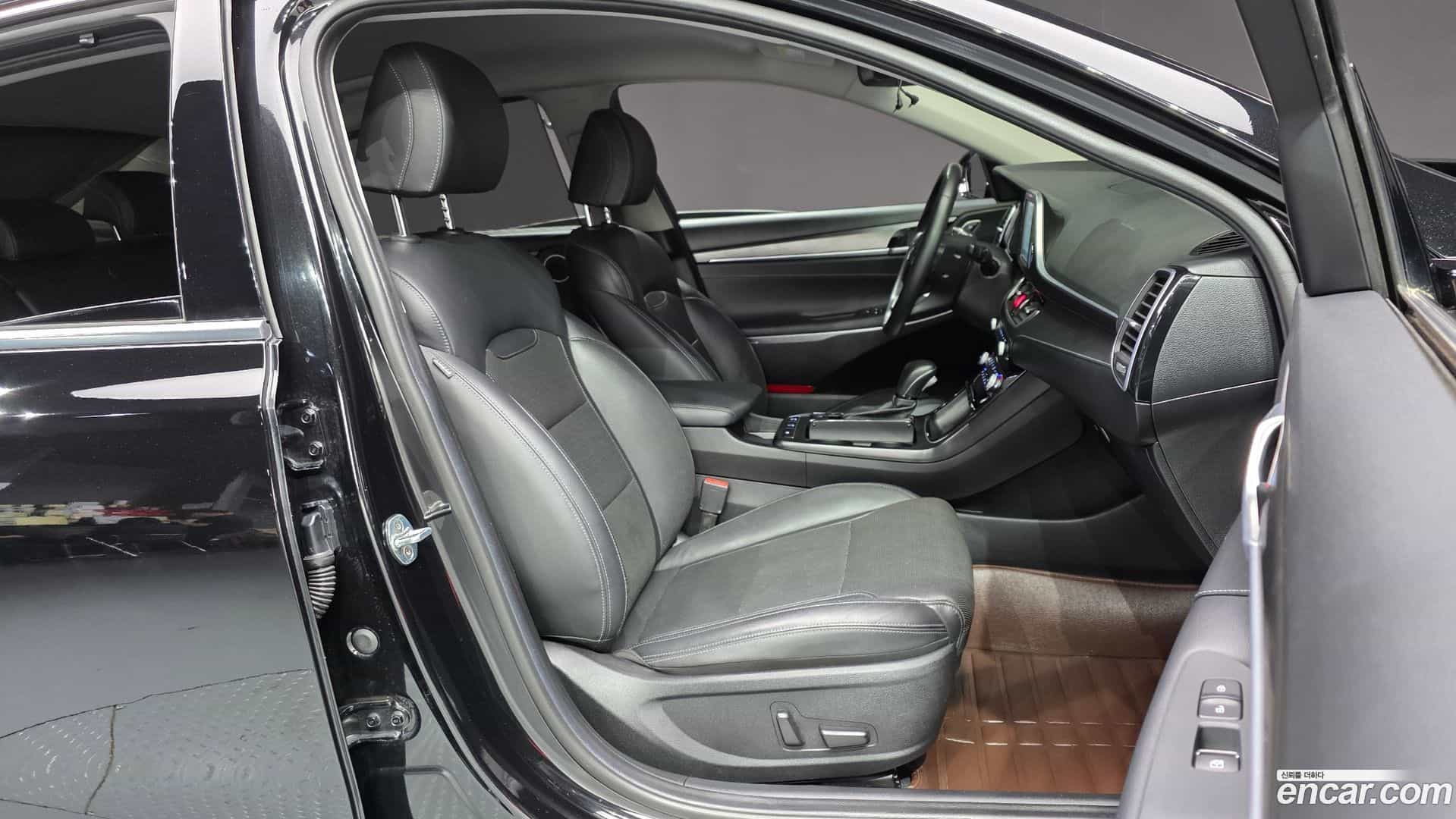 Grandeur Hyundai 2017.11-INNER-036