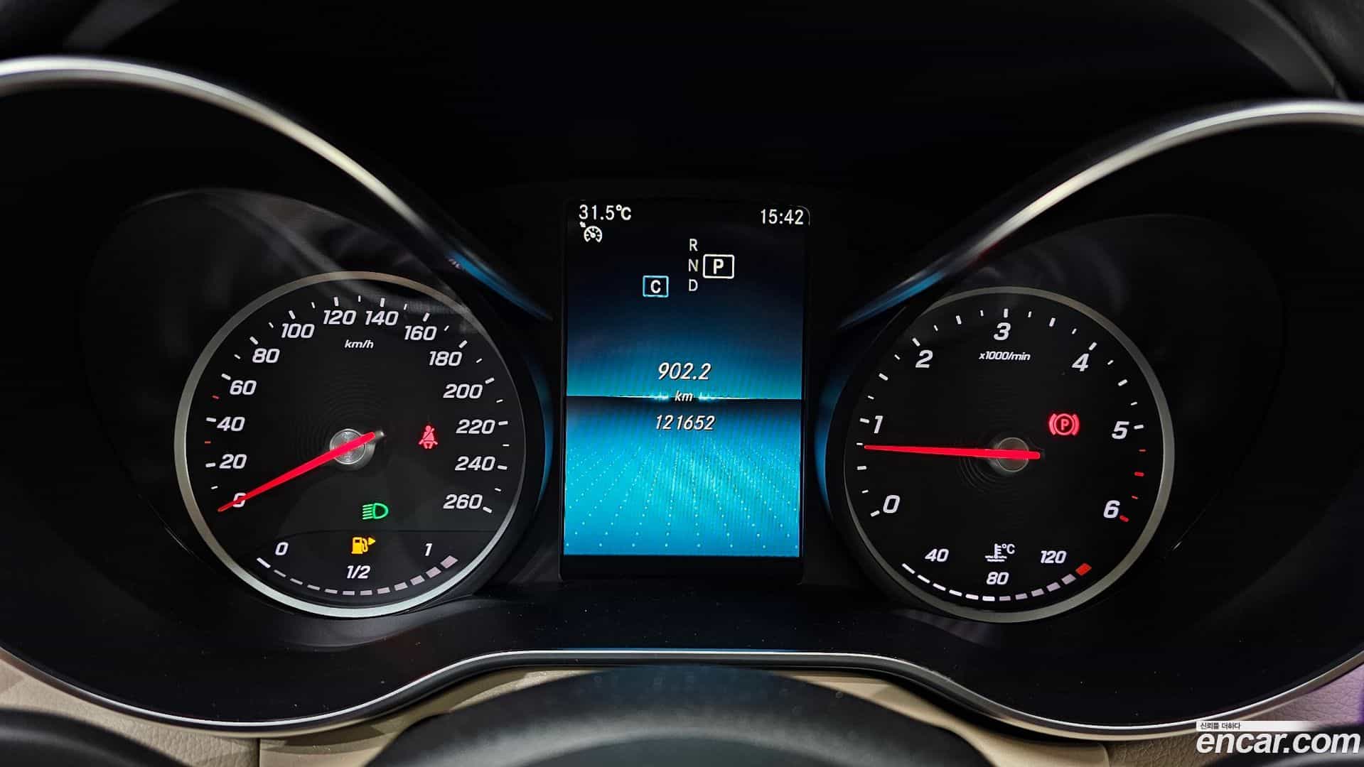 C-Class Mercedes-Benz 2019.1-INNER-008