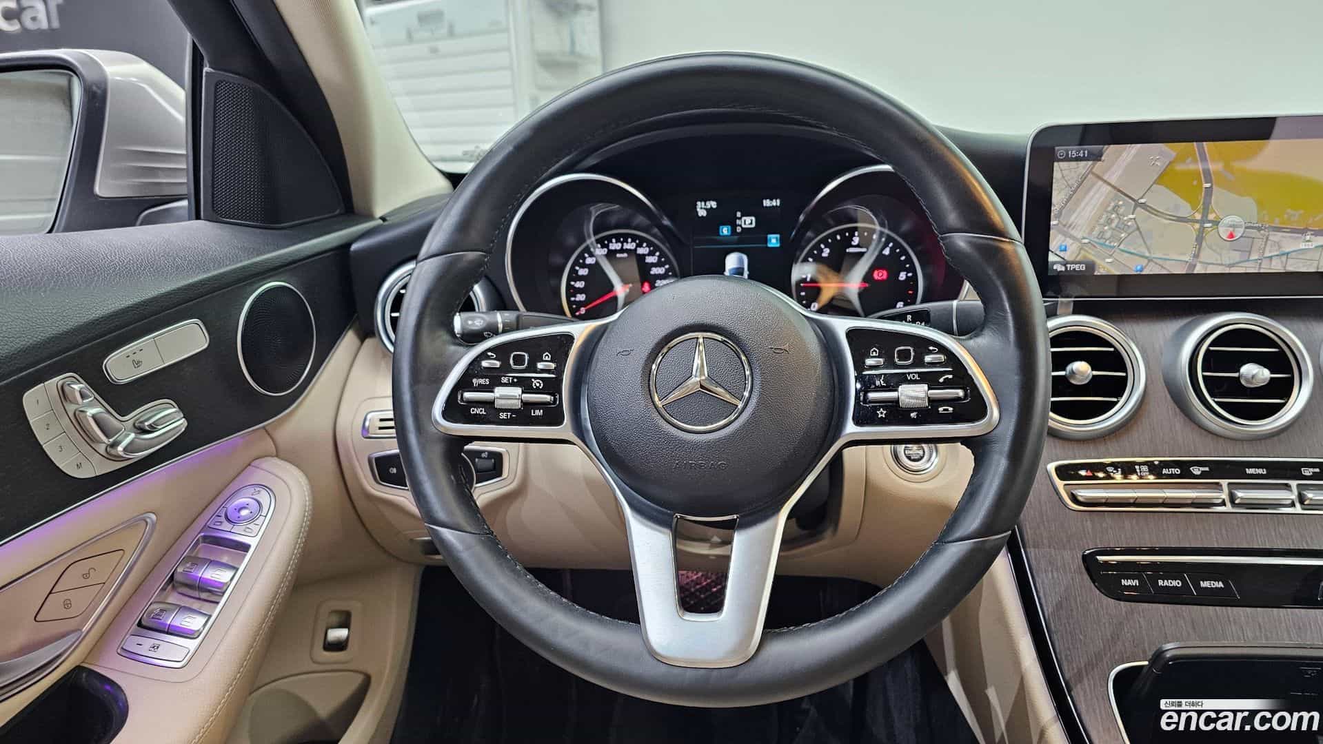 C-Class Mercedes-Benz 2019.1-OPTION-017