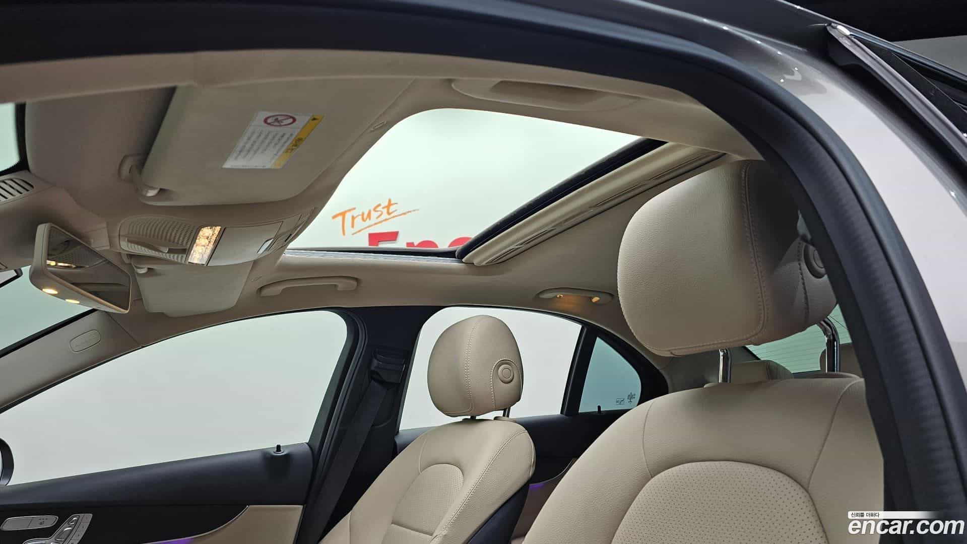 C-Class Mercedes-Benz 2019.1-OPTION-023