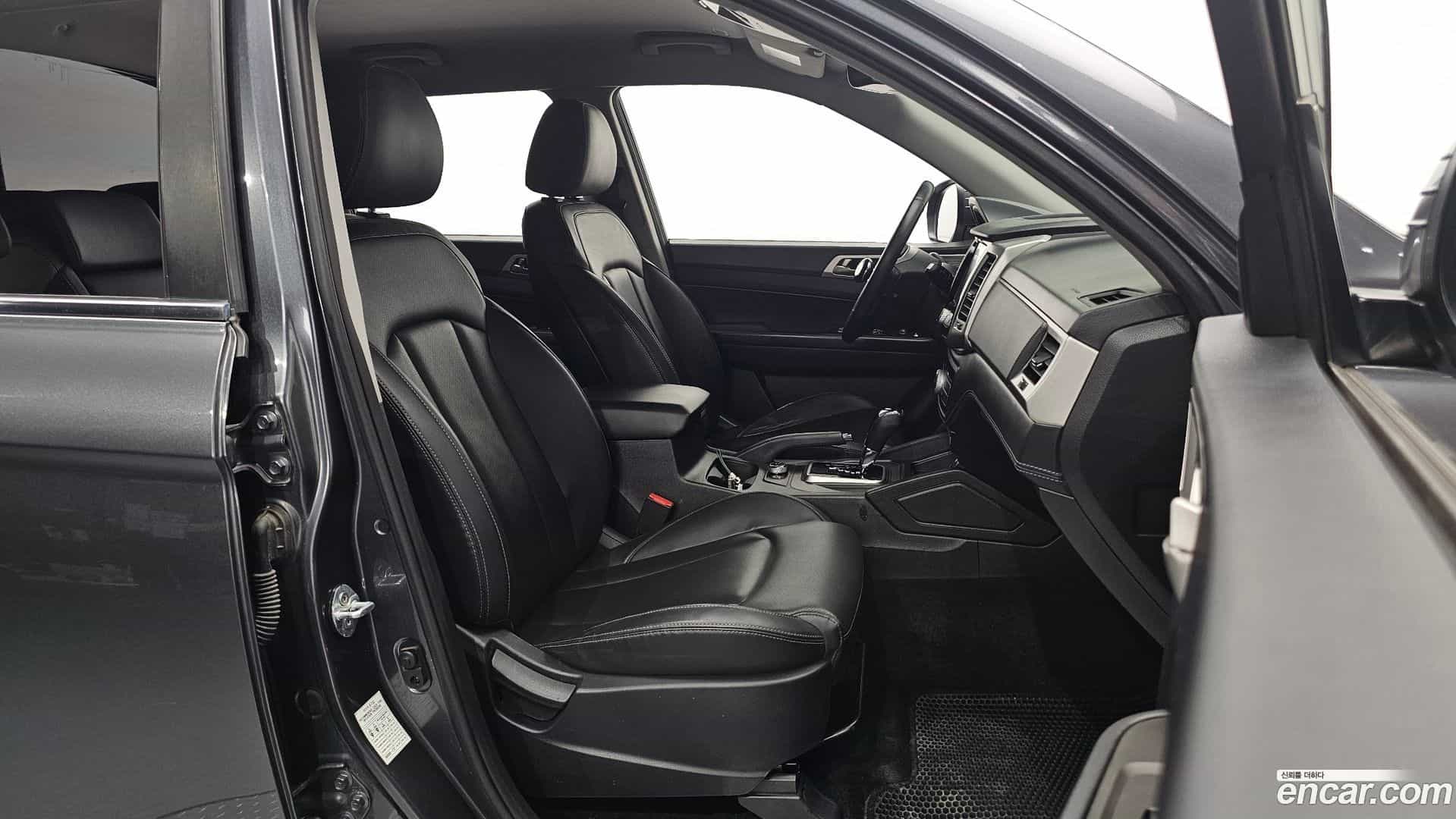 Rexton KG Mobility 2018.1-INNER-010