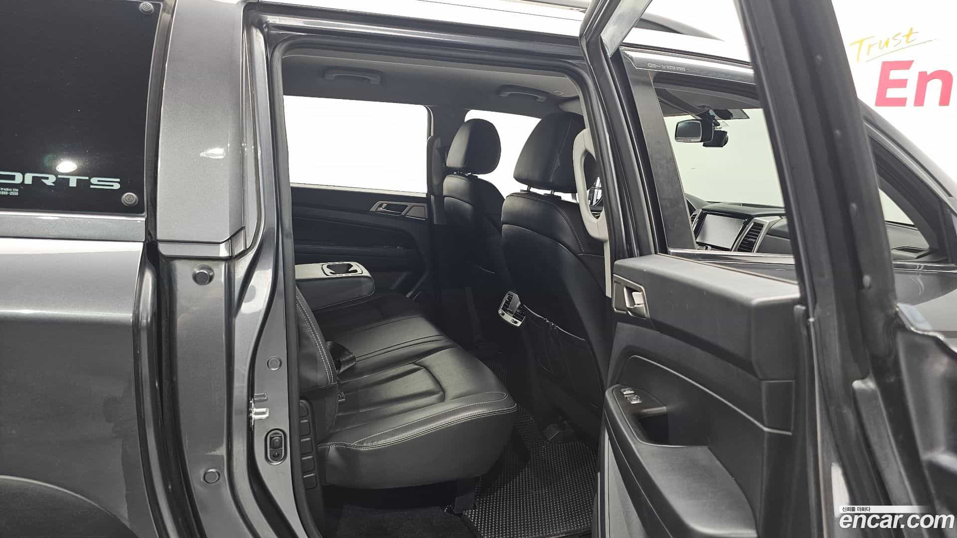 Rexton KG Mobility 2018.1-INNER-036
