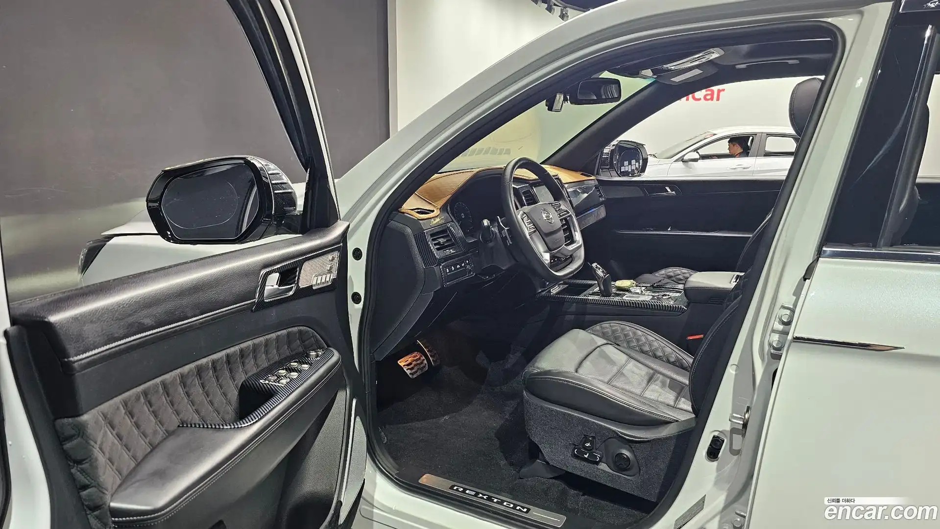 Rexton KG Mobility 2022.5-INNER-010