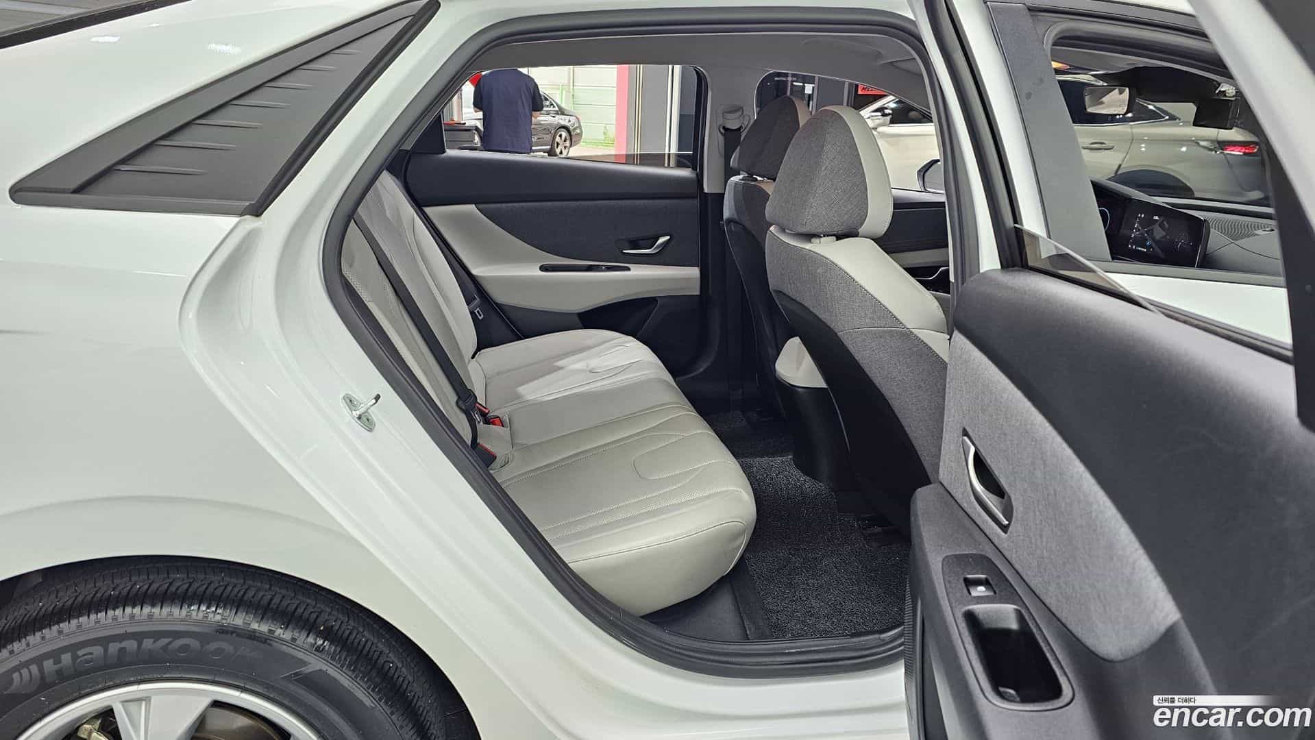 AVANTE Hyundai 2020.10-OPTION-016
