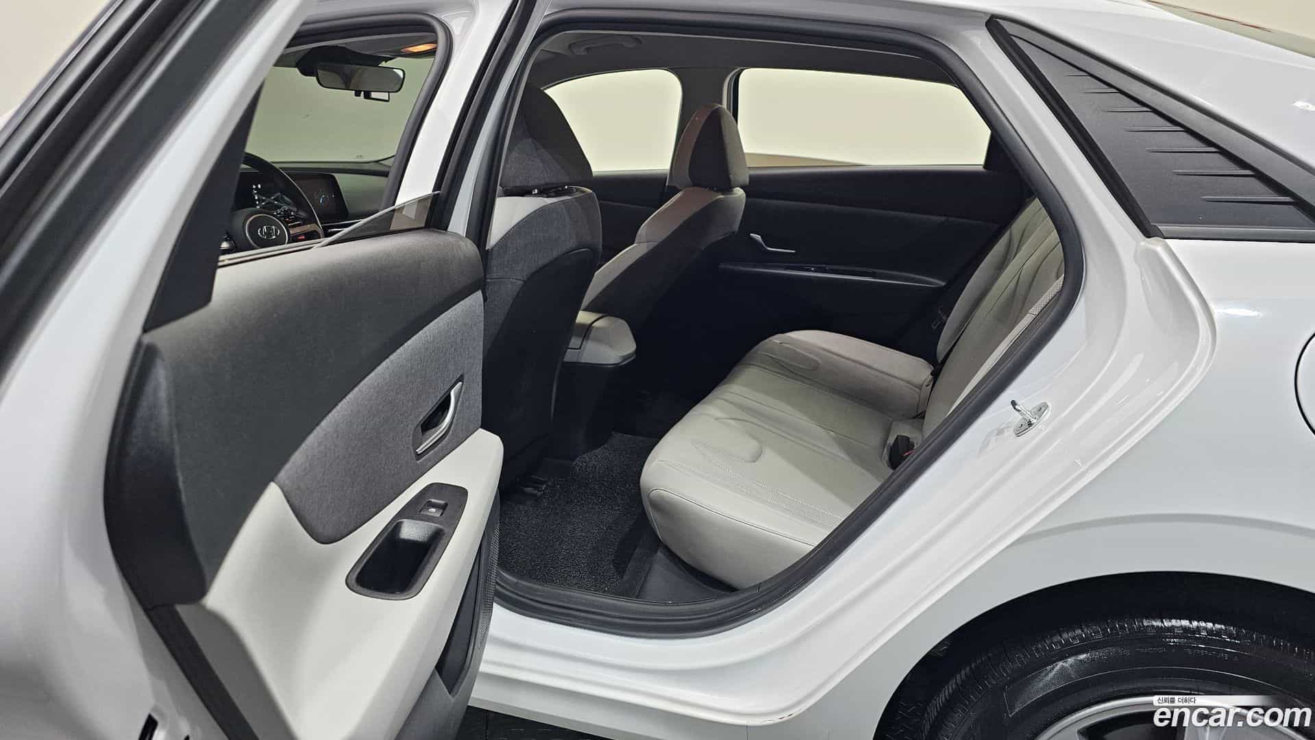 AVANTE Hyundai 2020.10-INNER-036