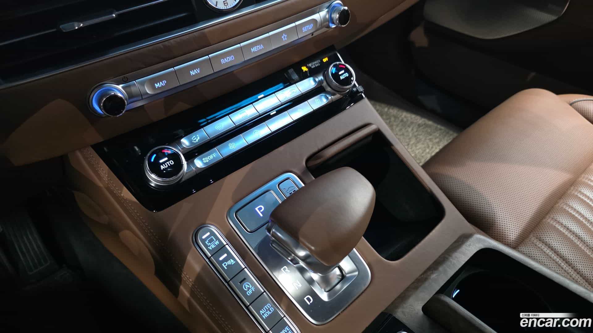 G90 Genesis 2019.3-INNER-009