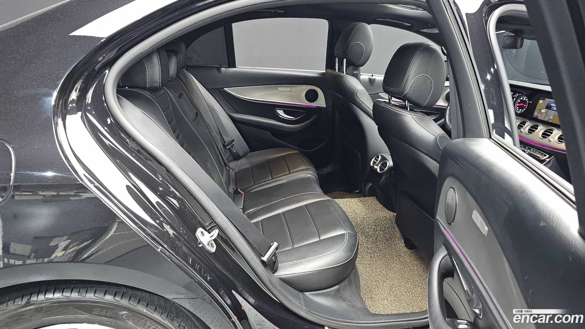 E-Class Mercedes-Benz 2019.0-OPTION-015