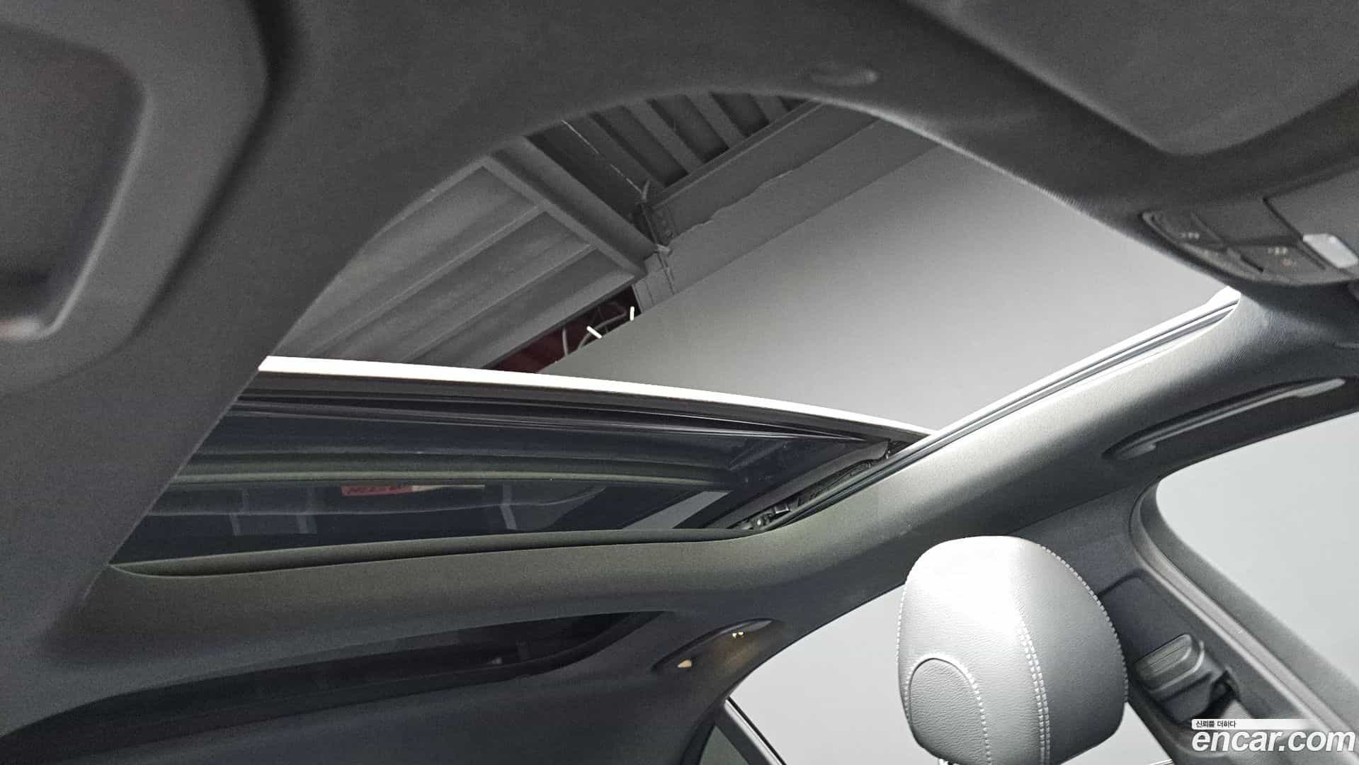E-Class Mercedes-Benz 2019.0-OPTION-023