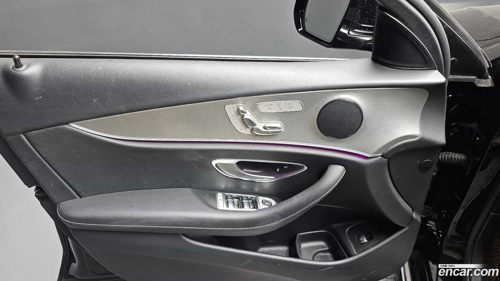 E-Class Mercedes-Benz 2019.0-INNER-034