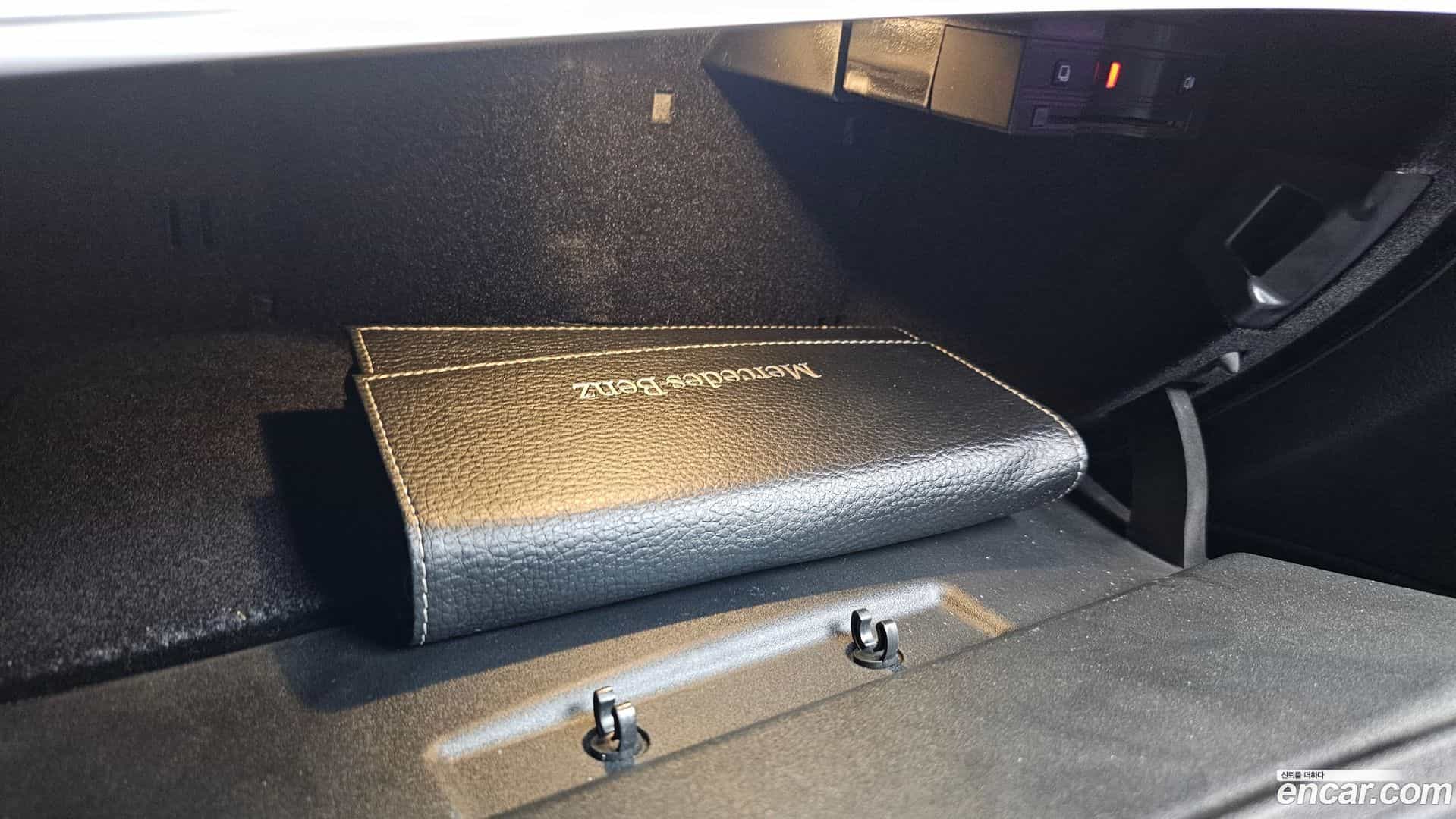 E-Class Mercedes-Benz 2019.0-OPTION-046