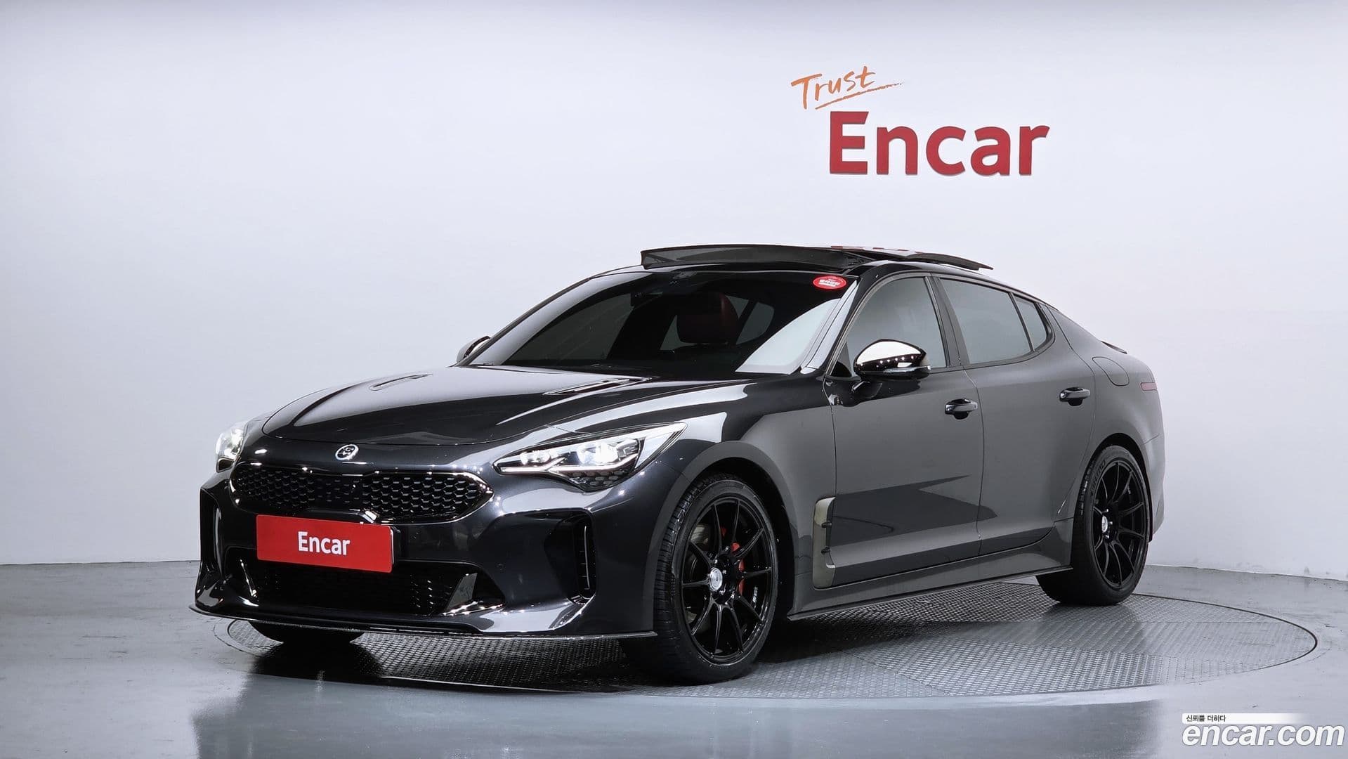 Main__Slider__Photo:Stinger Kia 2019.3-0