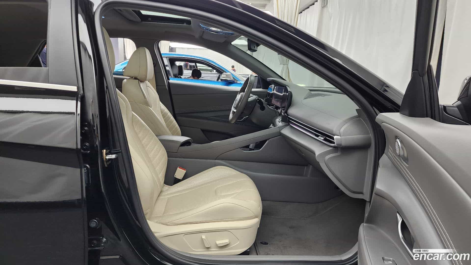 AVANTE Hyundai 2022.11-OPTION-015