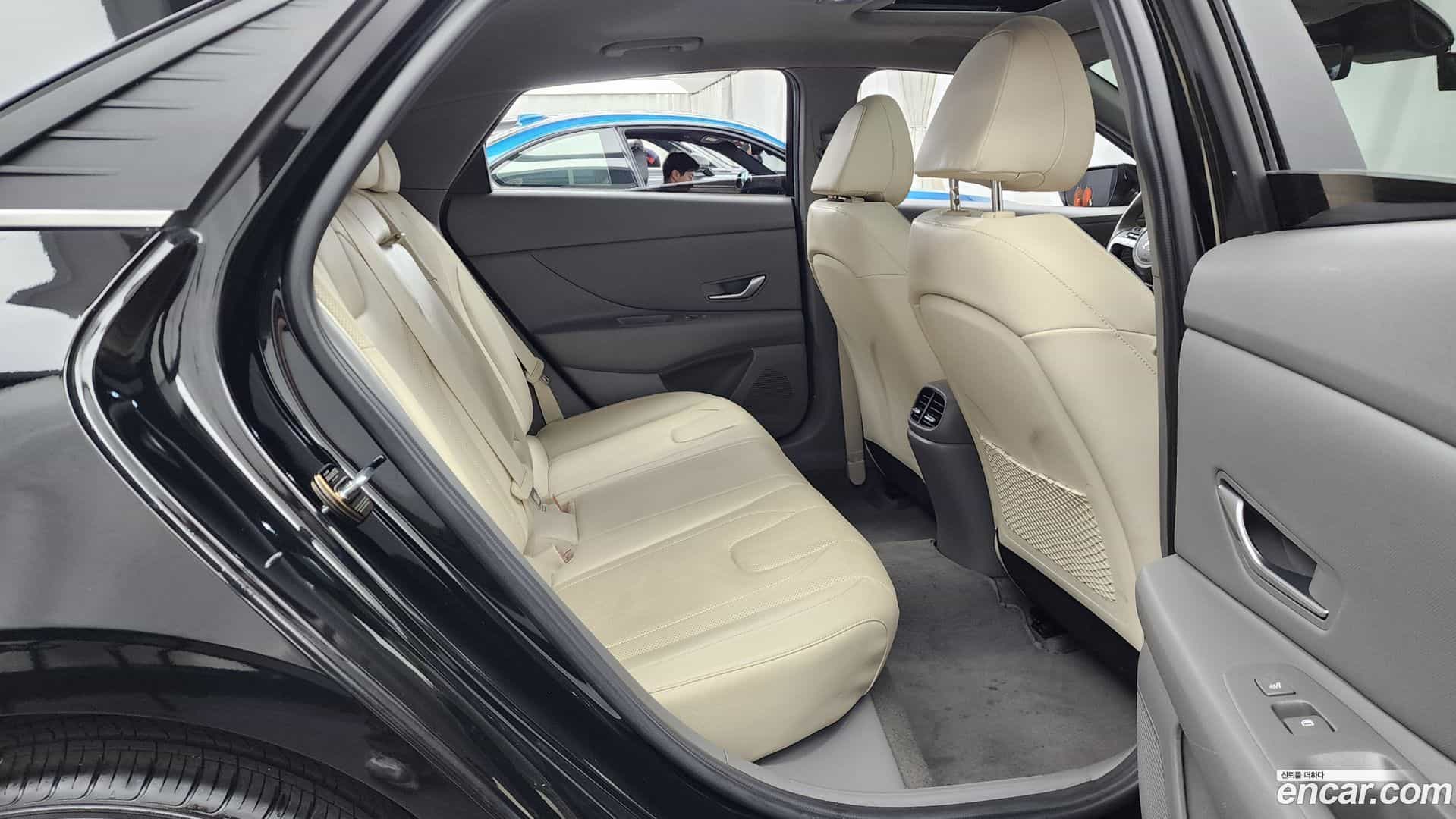 AVANTE Hyundai 2022.11-OPTION-016