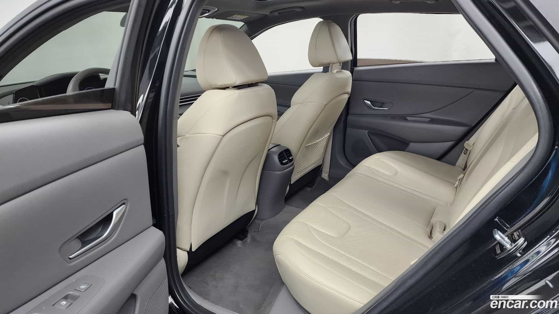 AVANTE Hyundai 2022.11-INNER-036