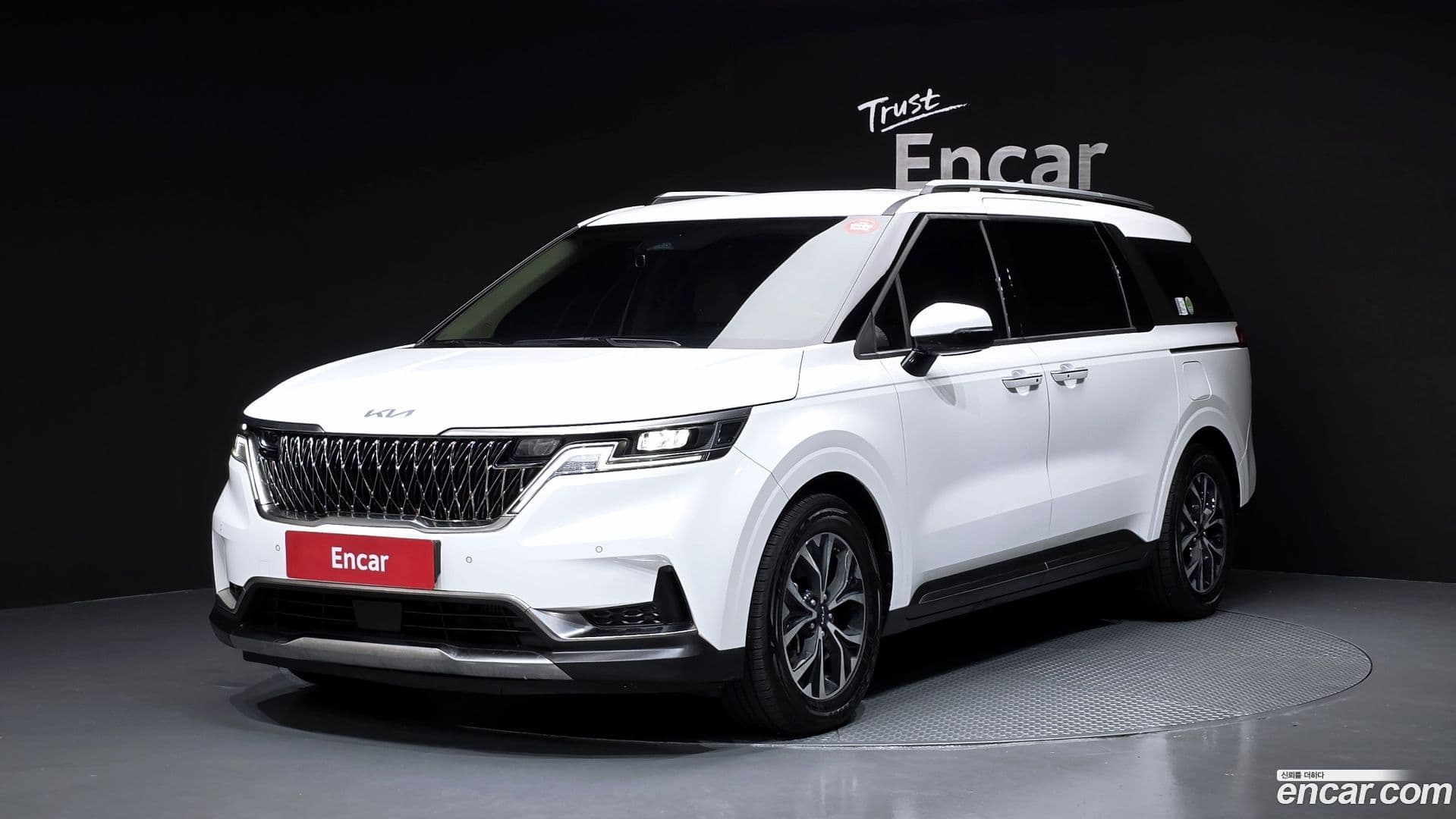 Main__Slider__Photo:Canival Kia 2022.9-0