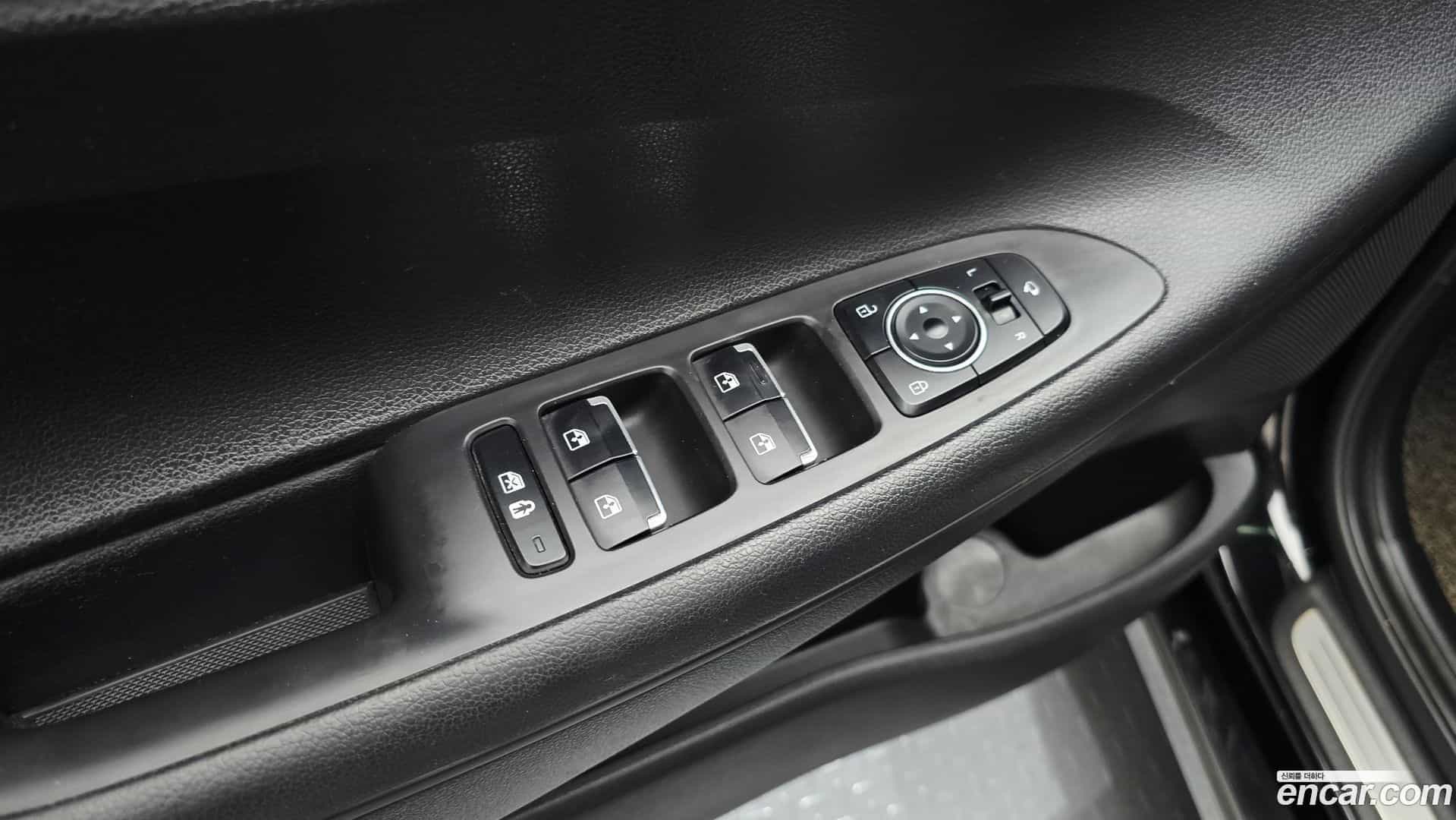 Grandeur Hyundai 2022.4-OPTION-024