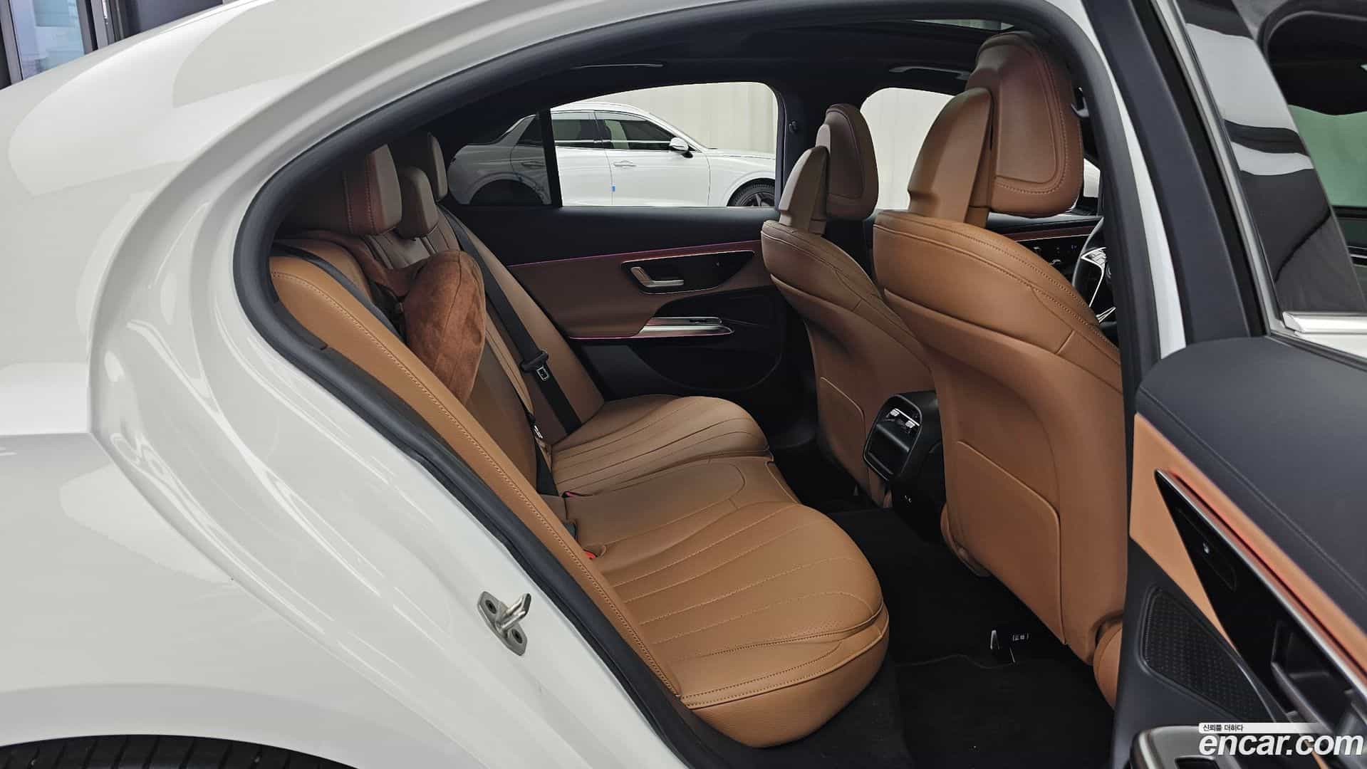 E-Class Mercedes-Benz 2025.1-OPTION-016
