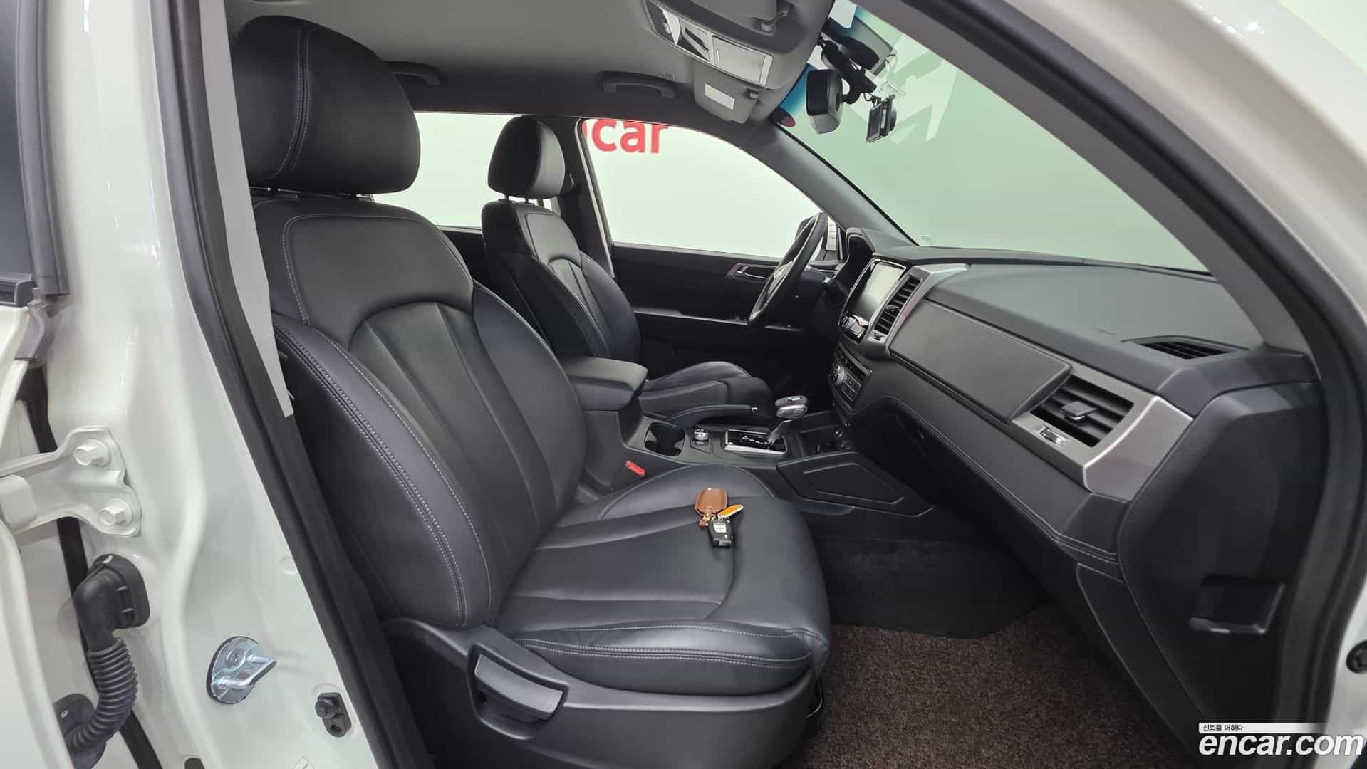Rexton KG Mobility 2018.6-INNER-010