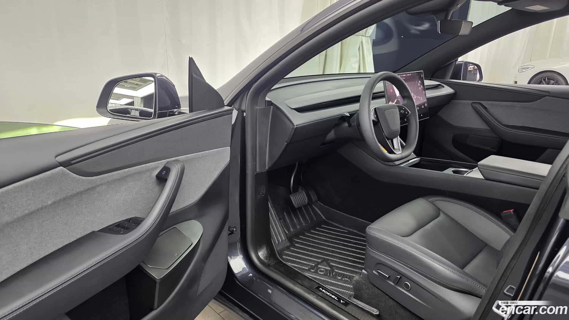 Model Y Tesla 2026.0-INNER-010