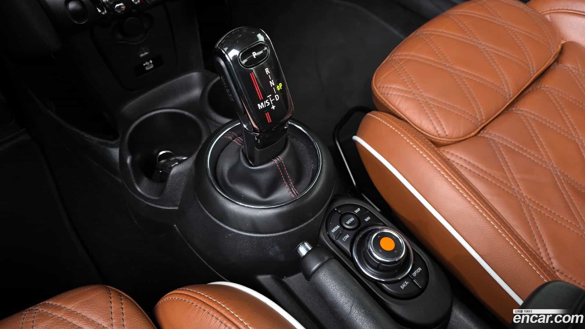 Cooper Convertible Mini 2021.2-INNER-009