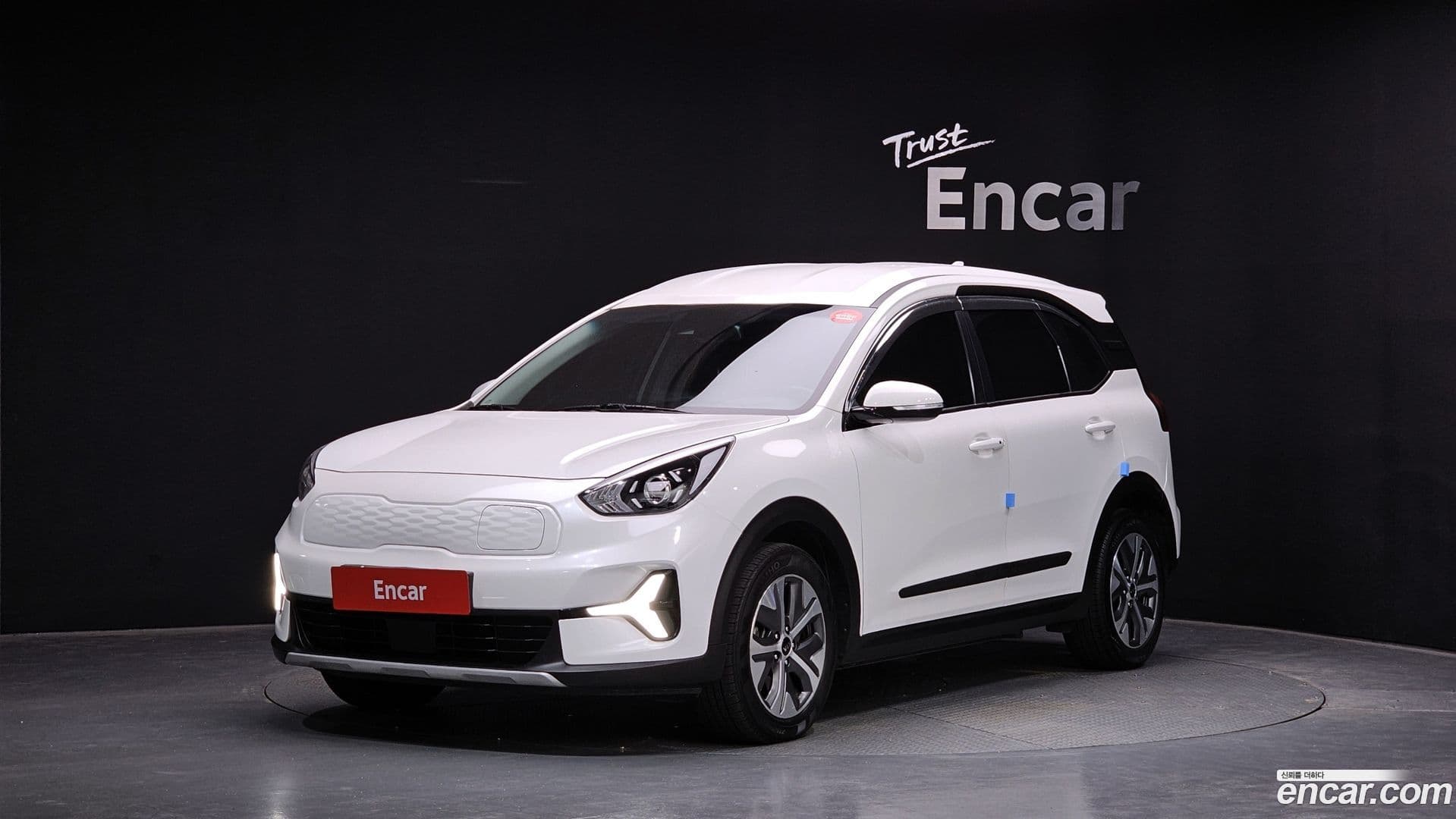 Main__Slider__Photo:Niro Kia 2022.6-0