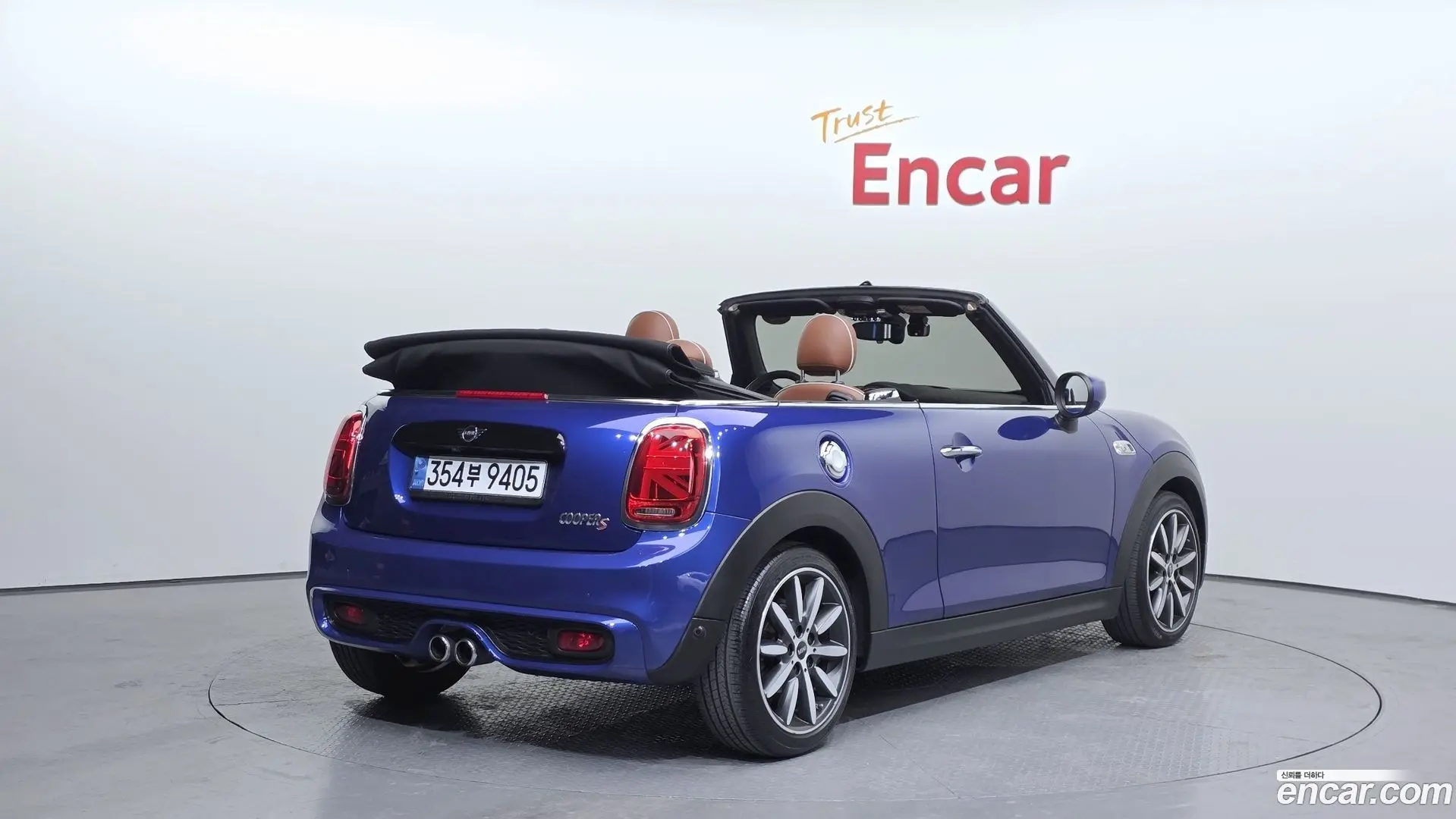 Main__Slider__Photo:Cooper Convertible Mini 2021.2-1