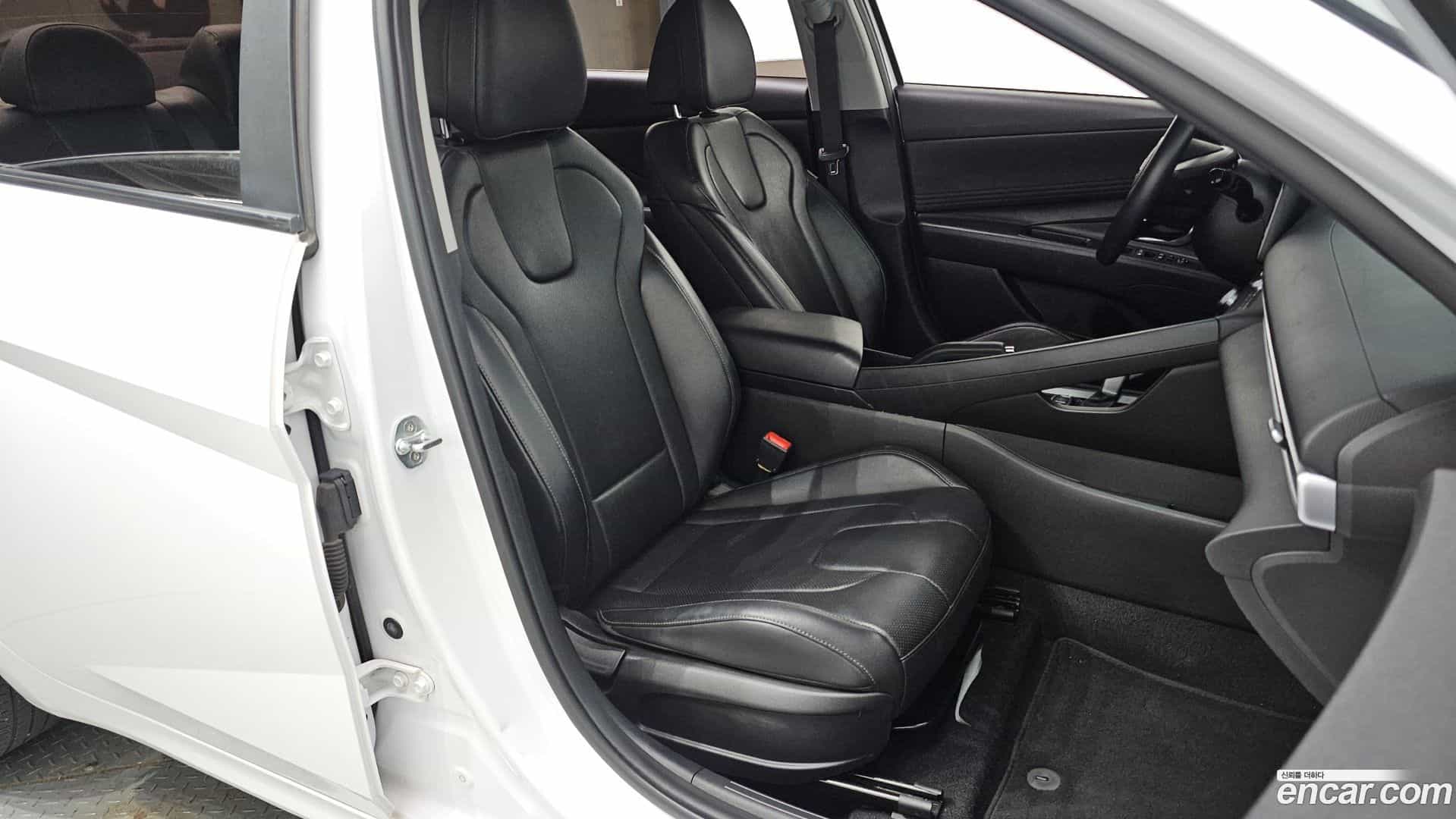 AVANTE Hyundai 2021.5-OPTION-015