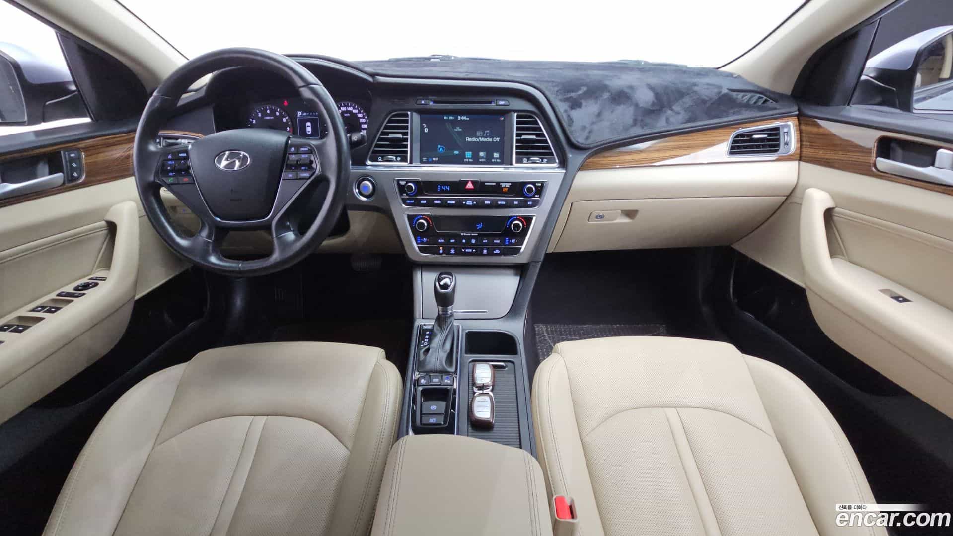 Sonata Hyundai 2015.9-INNER-007