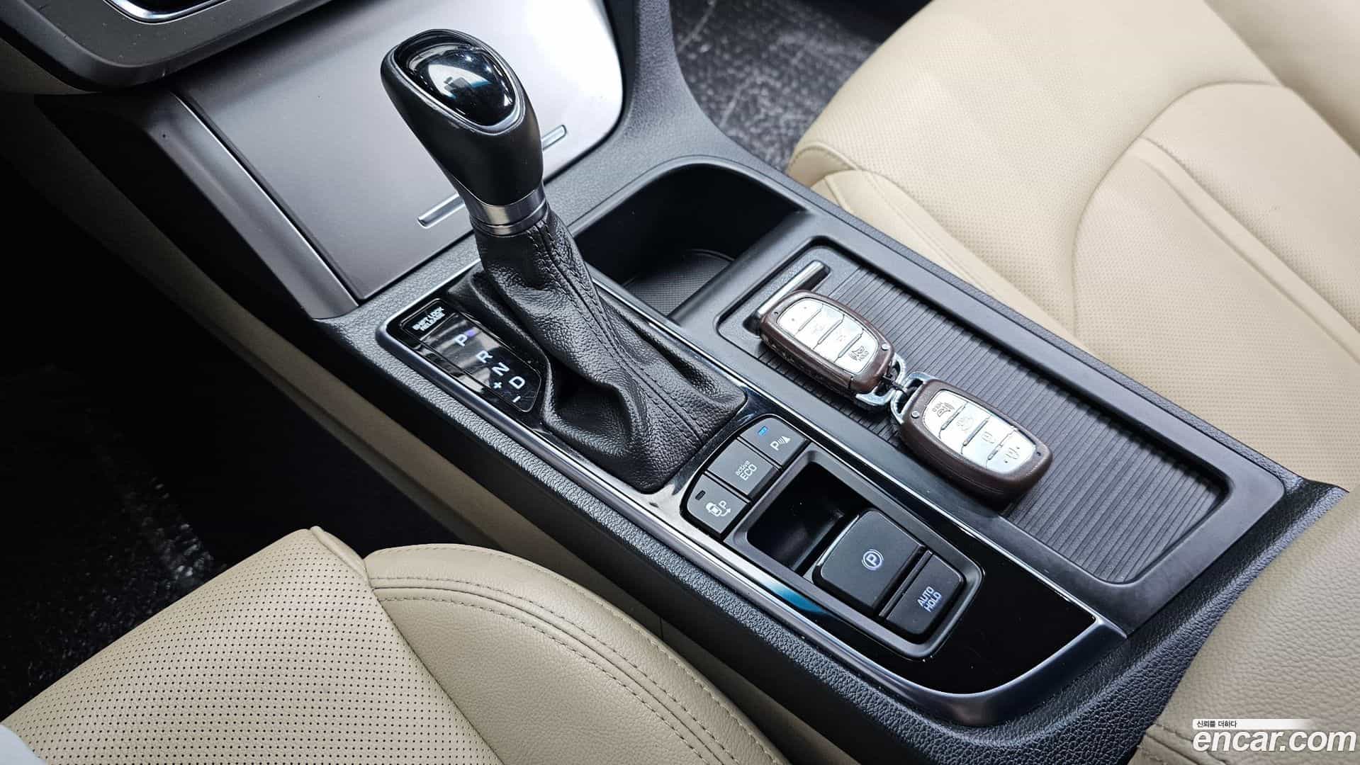 Sonata Hyundai 2015.9-INNER-009