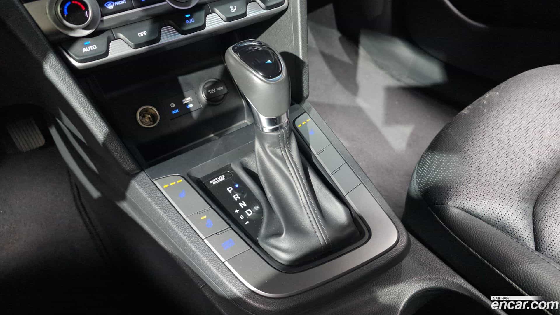 AVANTE Hyundai 2019.0-INNER-009