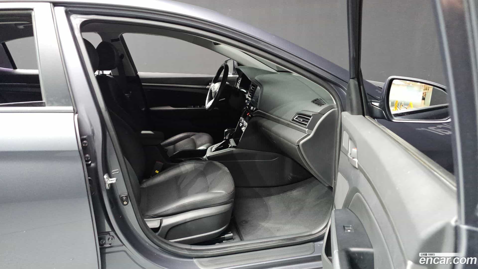AVANTE Hyundai 2019.0-OPTION-022
