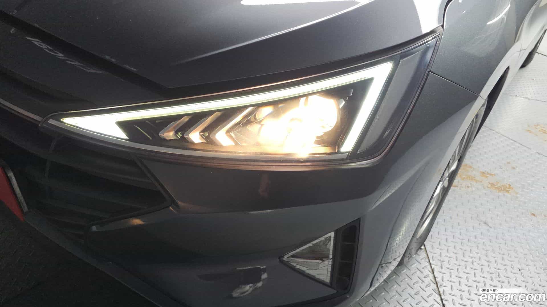 AVANTE Hyundai 2019.0-OUTER-032