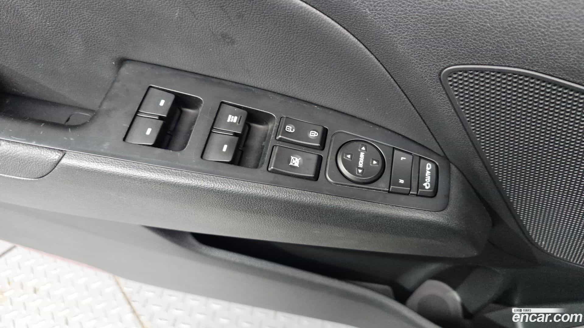 AVANTE Hyundai 2019.0-OPTION-042