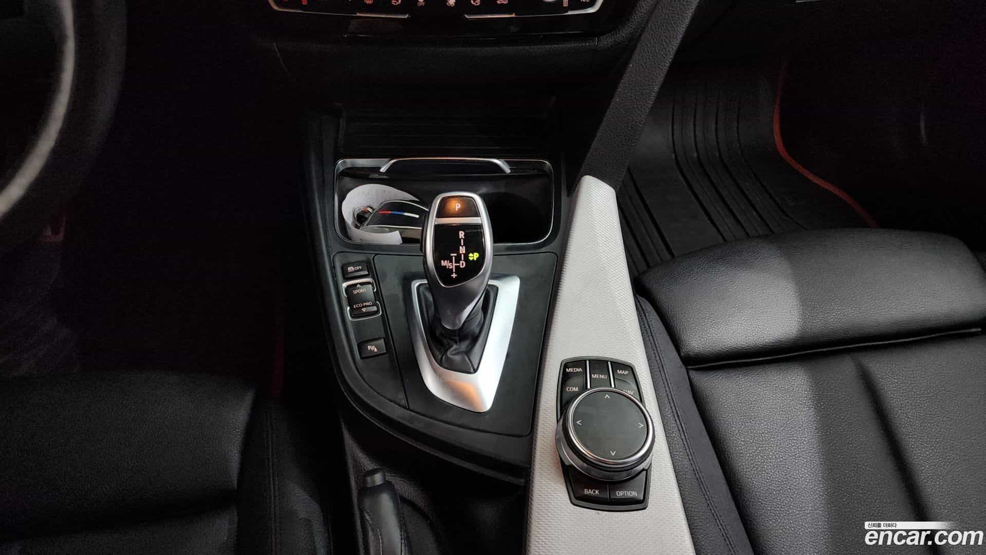 3-Series BMW 2018.2-INNER-009