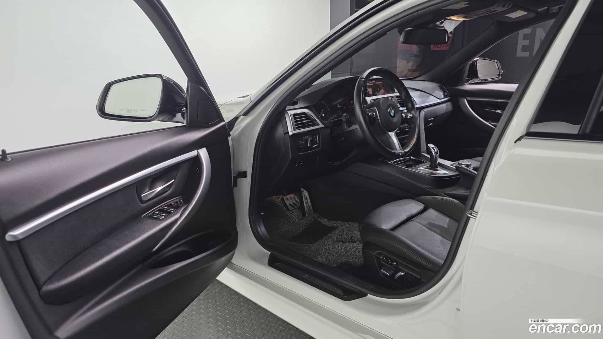 3-Series BMW 2018.11-INNER-010