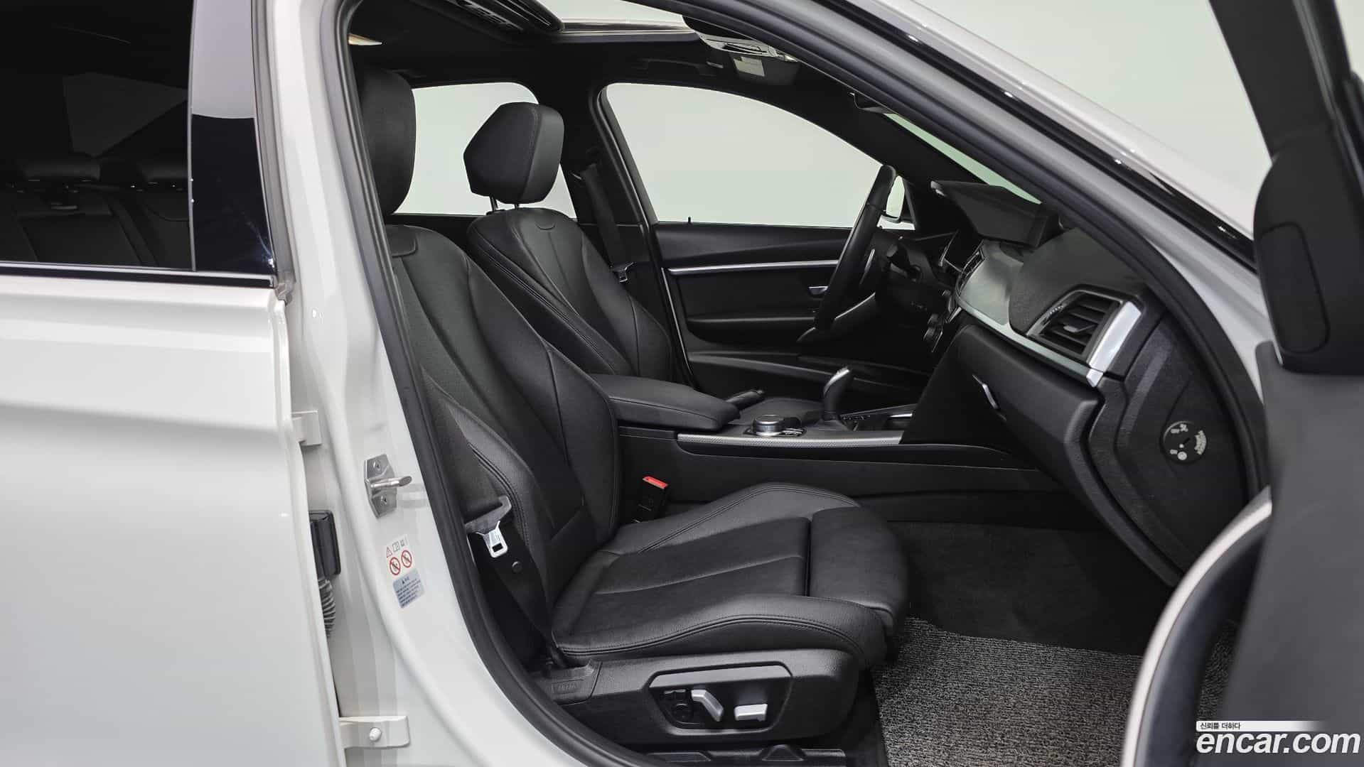 3-Series BMW 2018.11-INNER-036