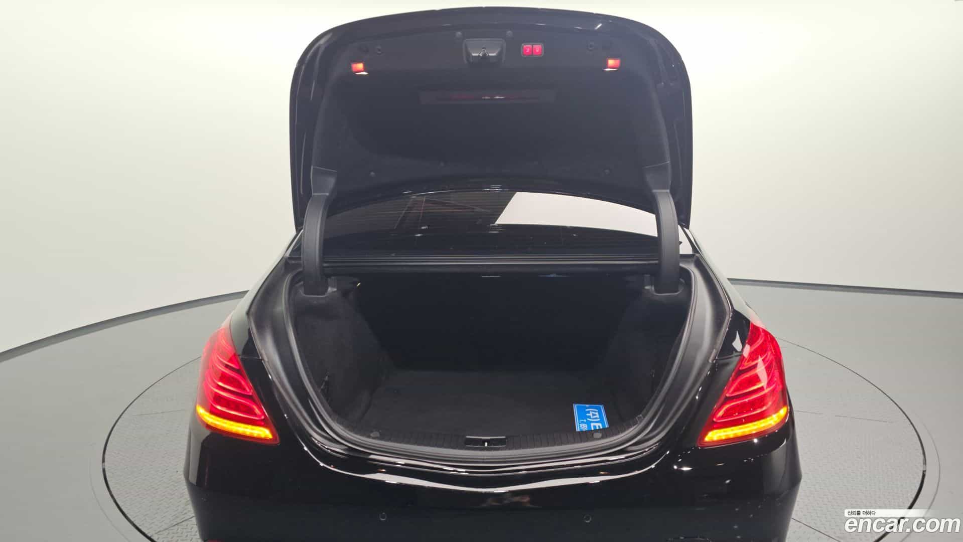 S-Class Mercedes-Benz 2017.1-OPTION-024