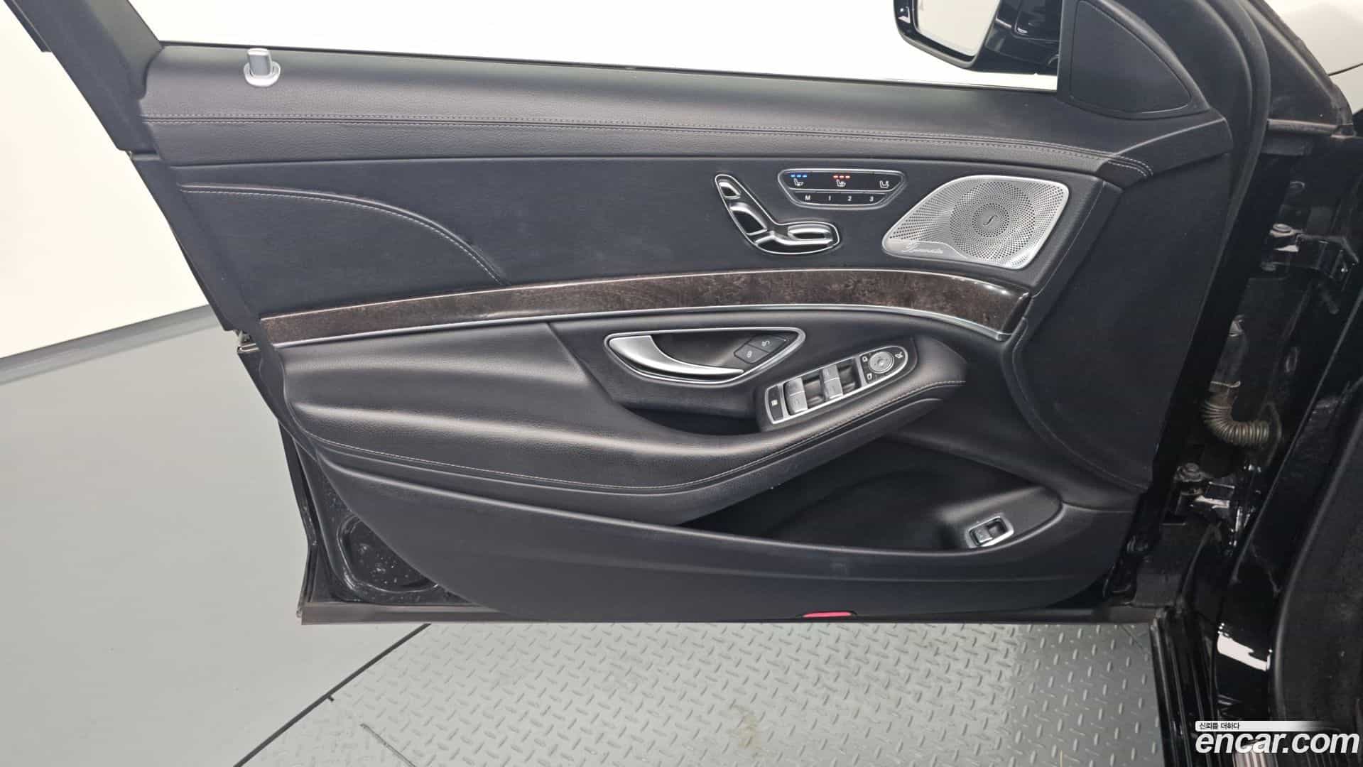 S-Class Mercedes-Benz 2017.1-INNER-034