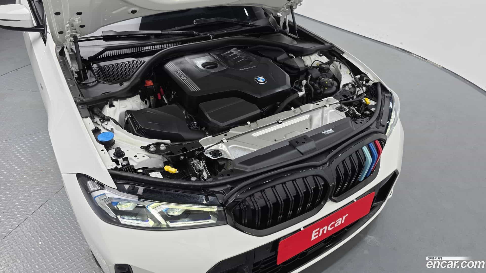 3-Series BMW 2023.8-OUTER-006