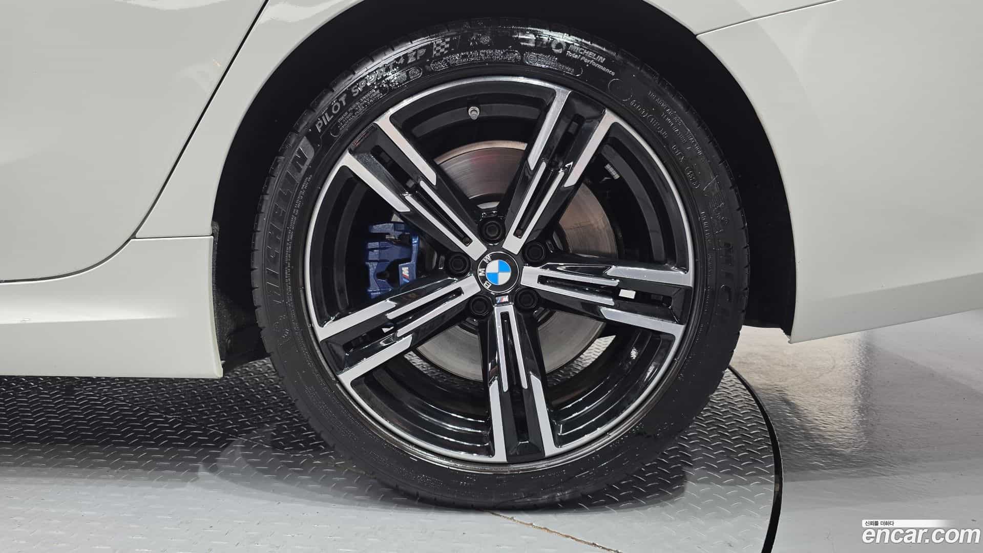 3-Series BMW 2023.8-OUTER-031