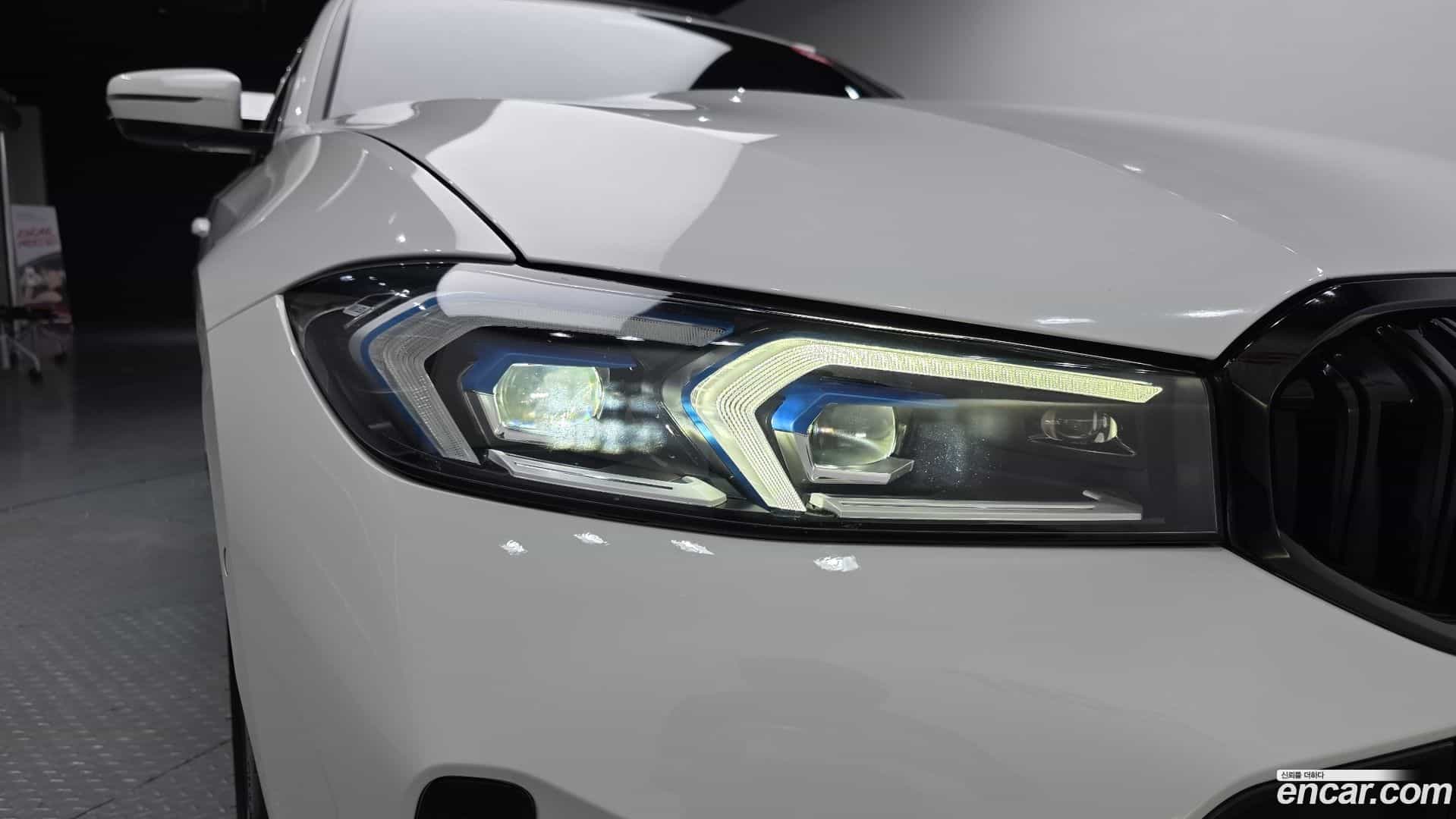 3-Series BMW 2023.8-OUTER-032