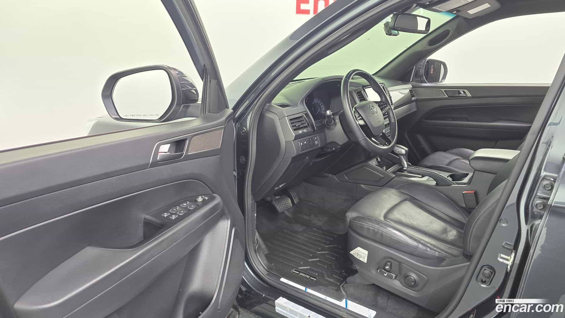 Rexton KG Mobility 2021.5-INNER-010