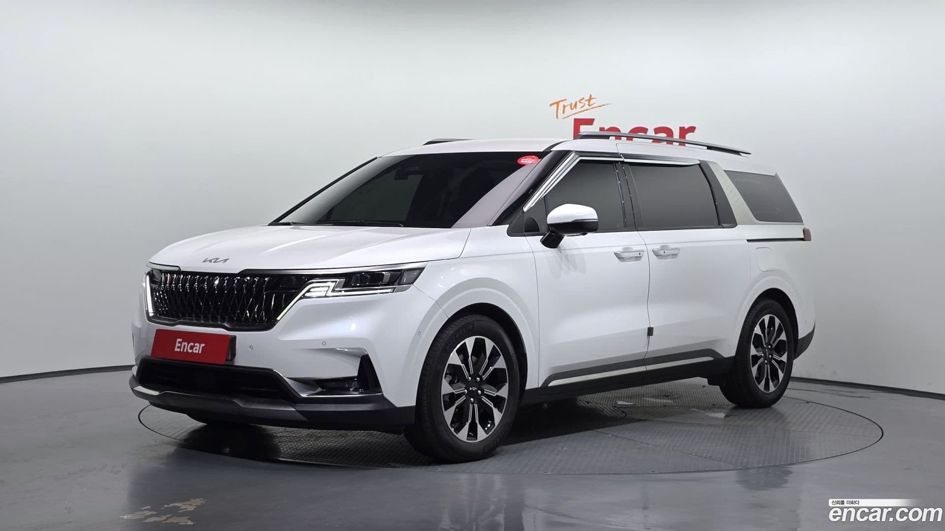 Main__Slider__Photo:Canival Kia 2021.10-0