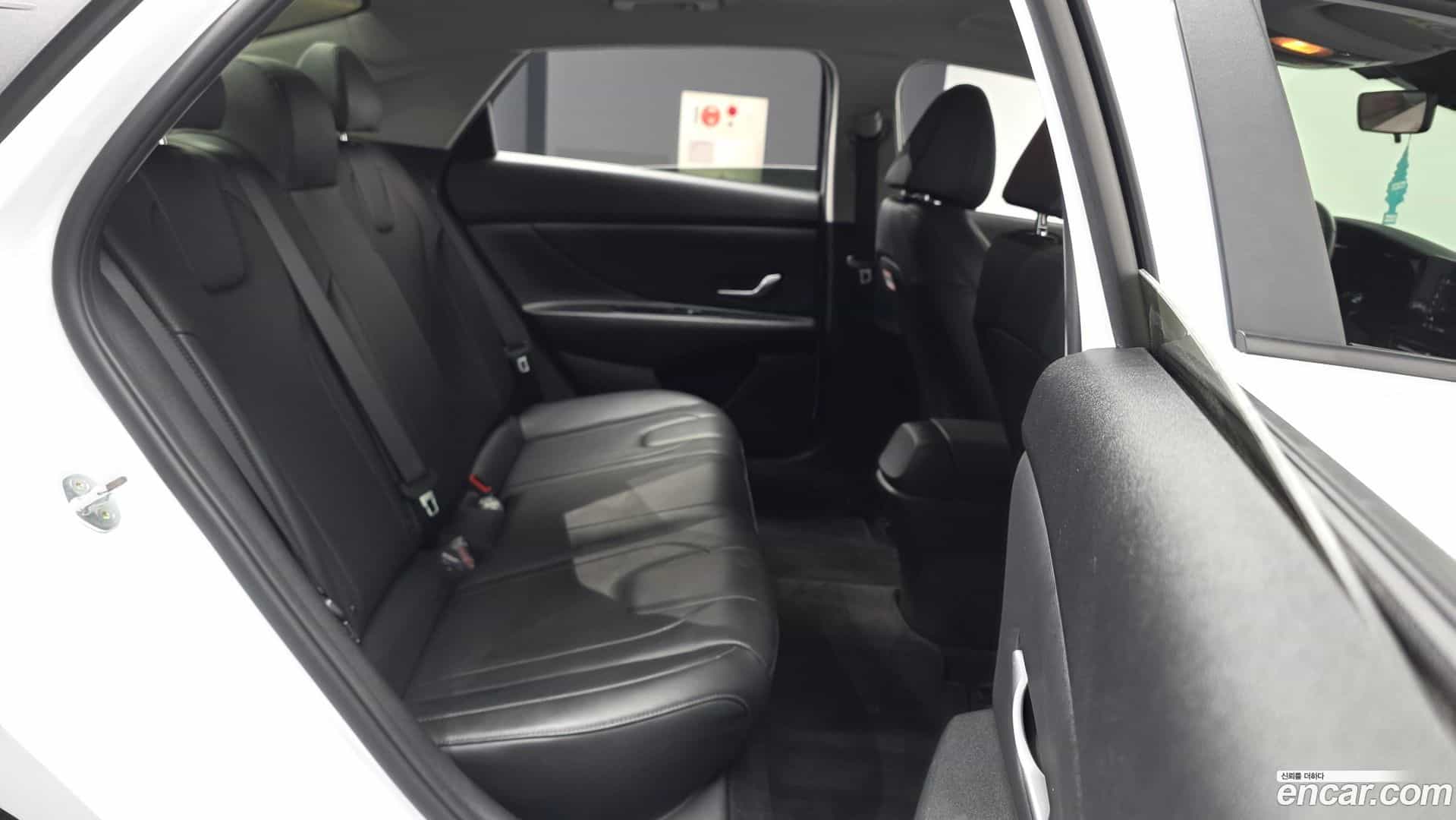AVANTE Hyundai 2022.5-OPTION-016
