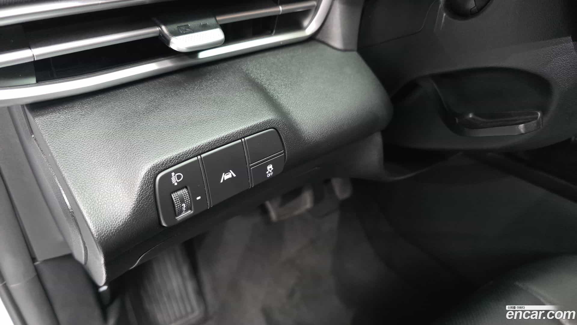 AVANTE Hyundai 2022.5-OPTION-040