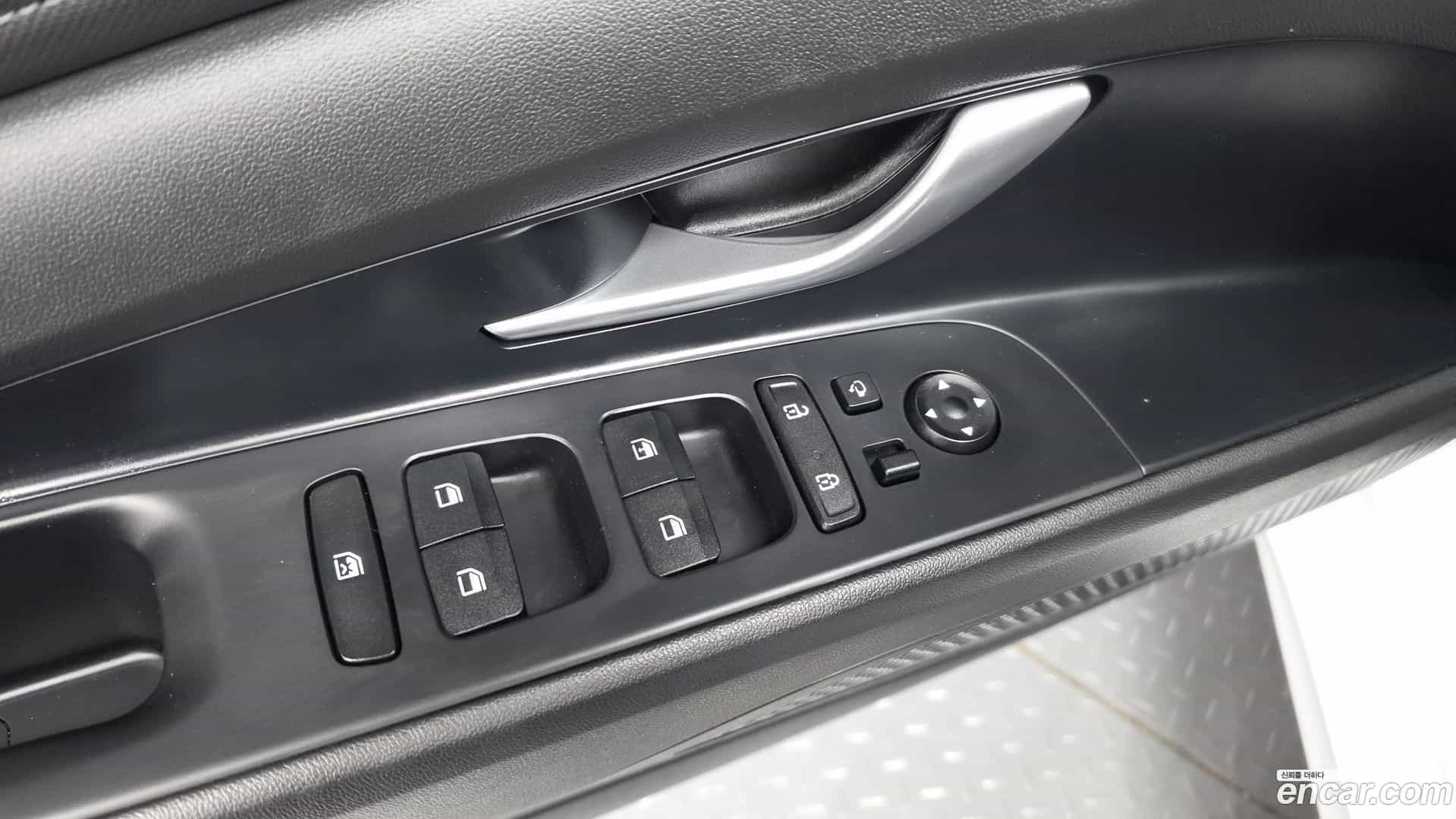 AVANTE Hyundai 2022.5-OPTION-041