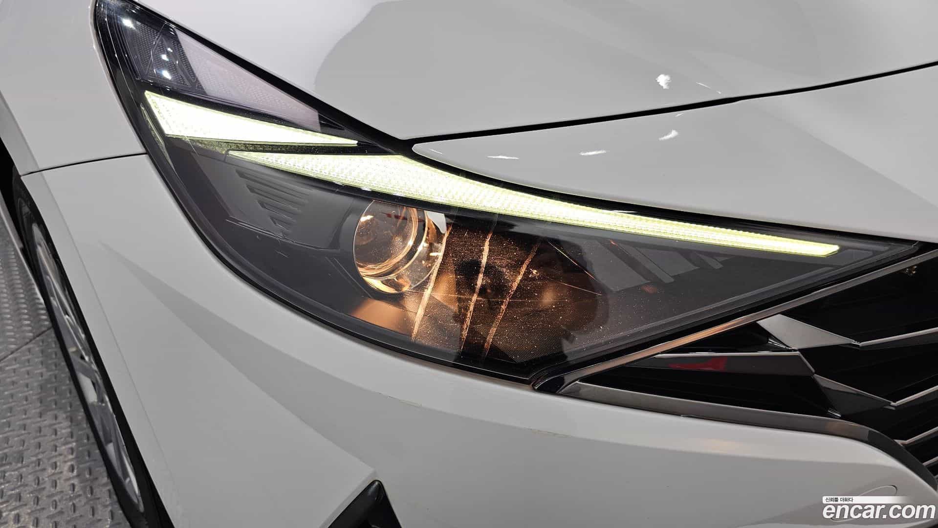 AVANTE Hyundai 2022.0-OUTER-032