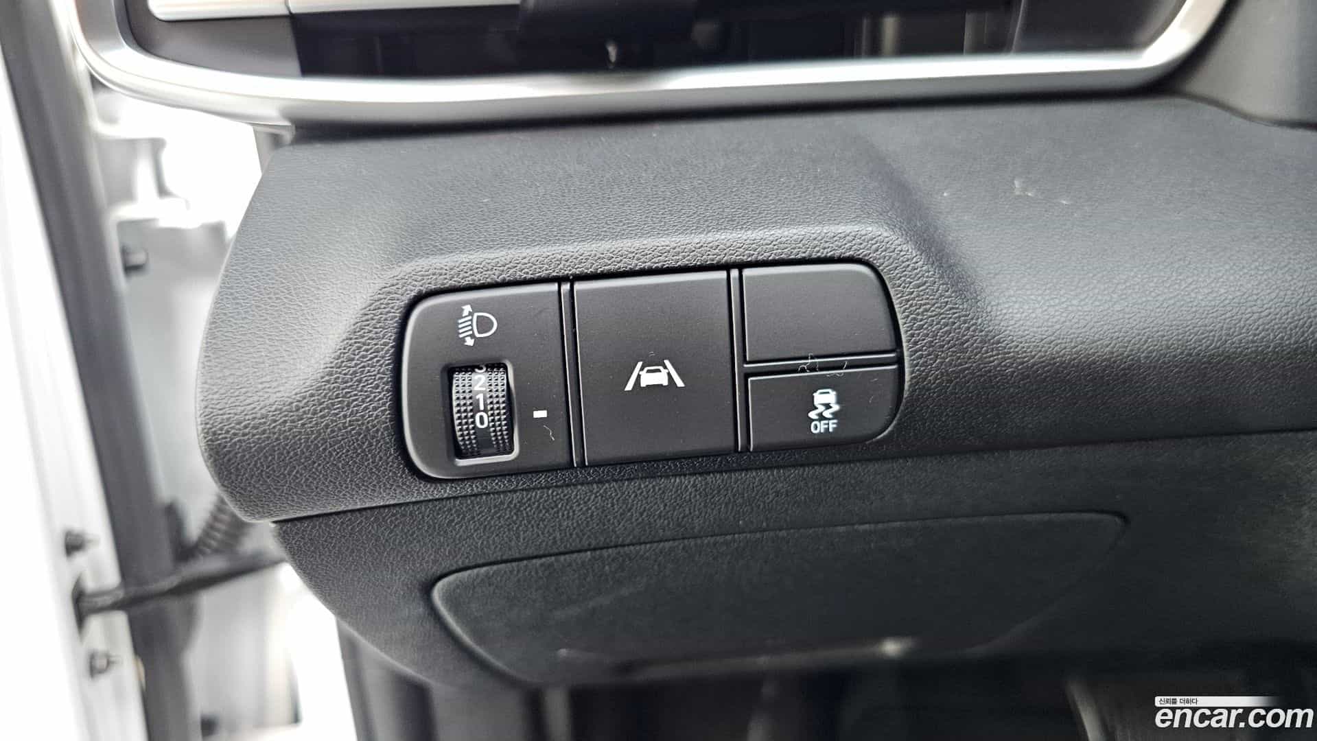 AVANTE Hyundai 2022.0-OPTION-043